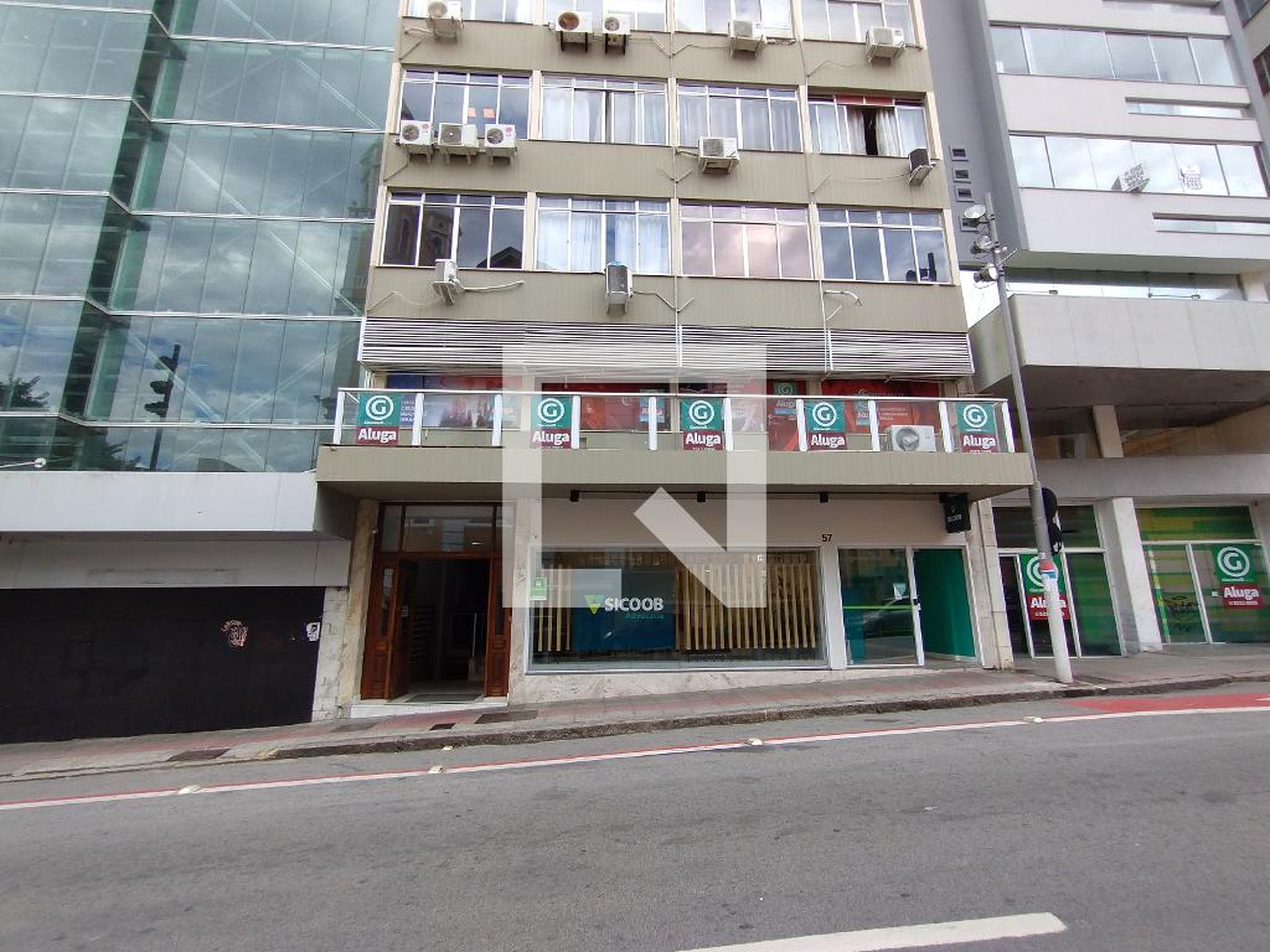 Fachada do Prédio Condomínio em Rua Arcipreste Paiva, 43