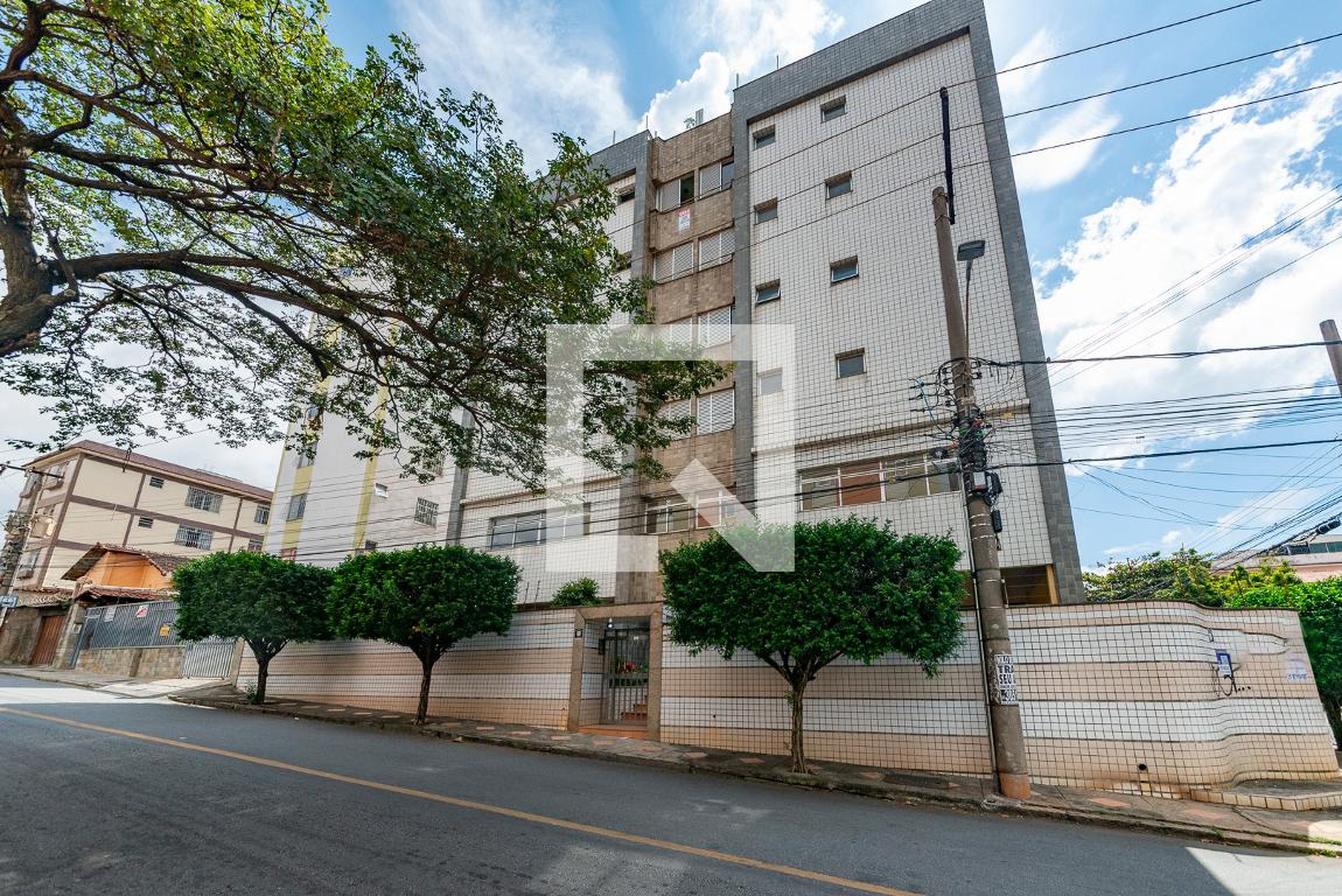 Fachada Condomínio em Rua Desembargador Tinoco, 196