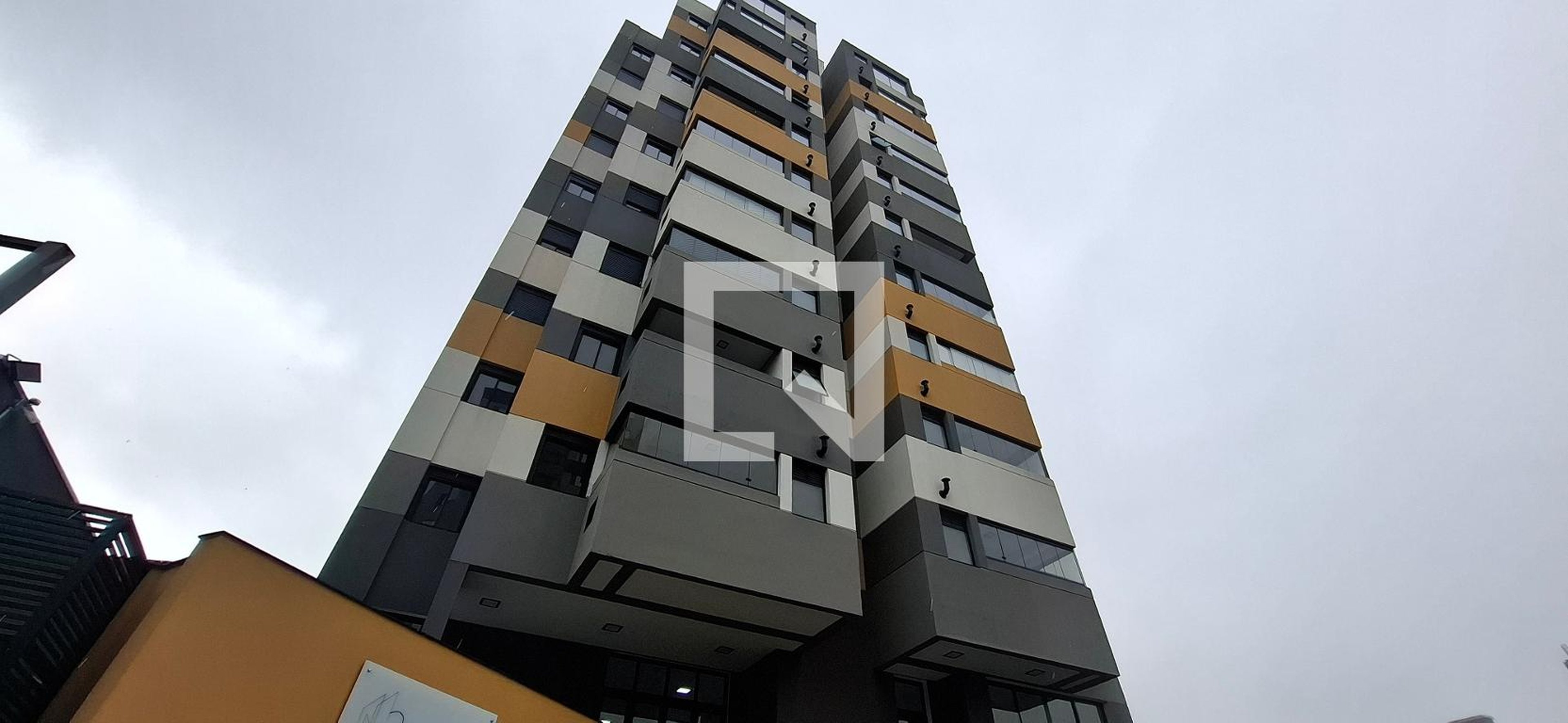 Fachada Condomínio em Rua Juquiá, 620