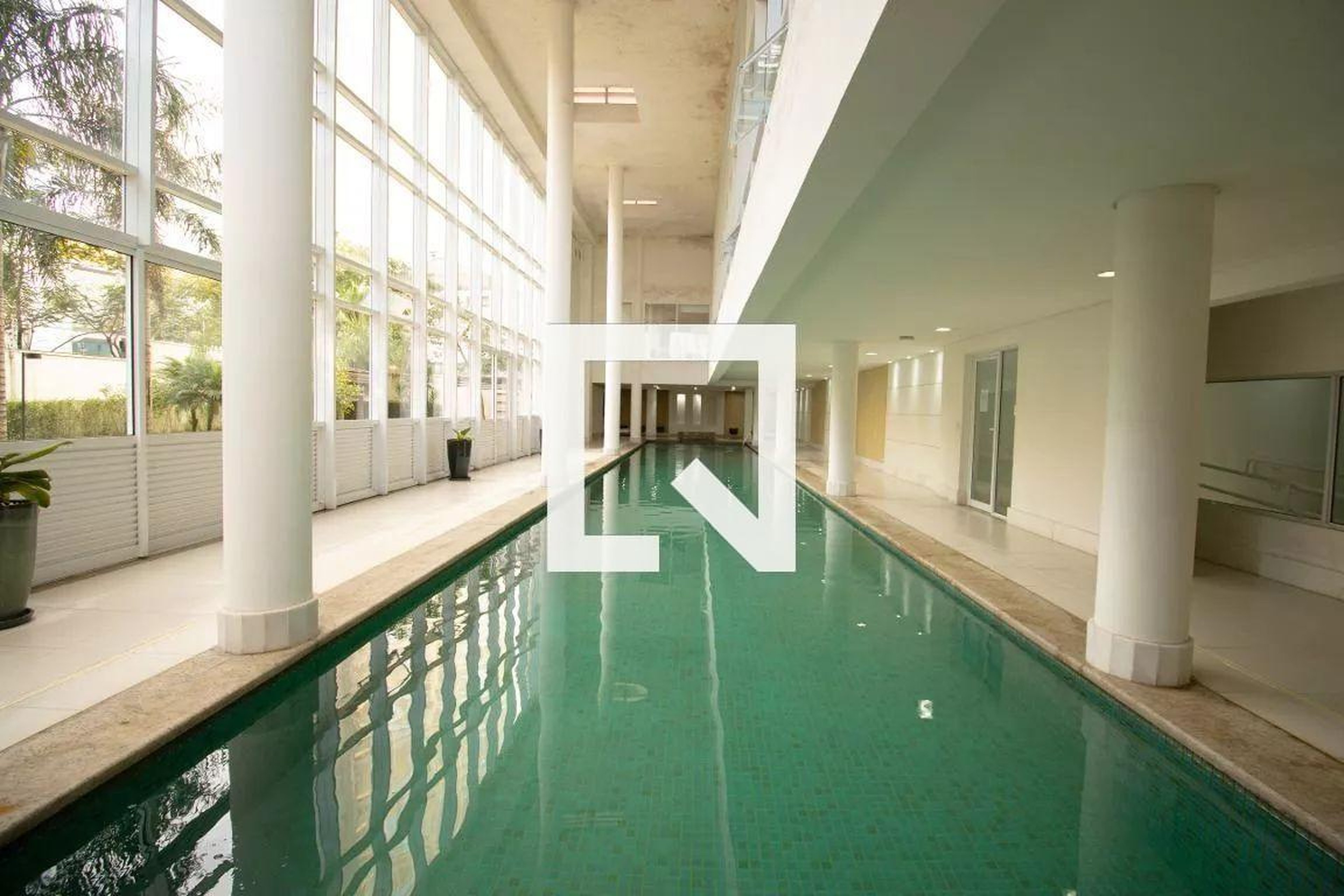 Piscina coberta - Beat