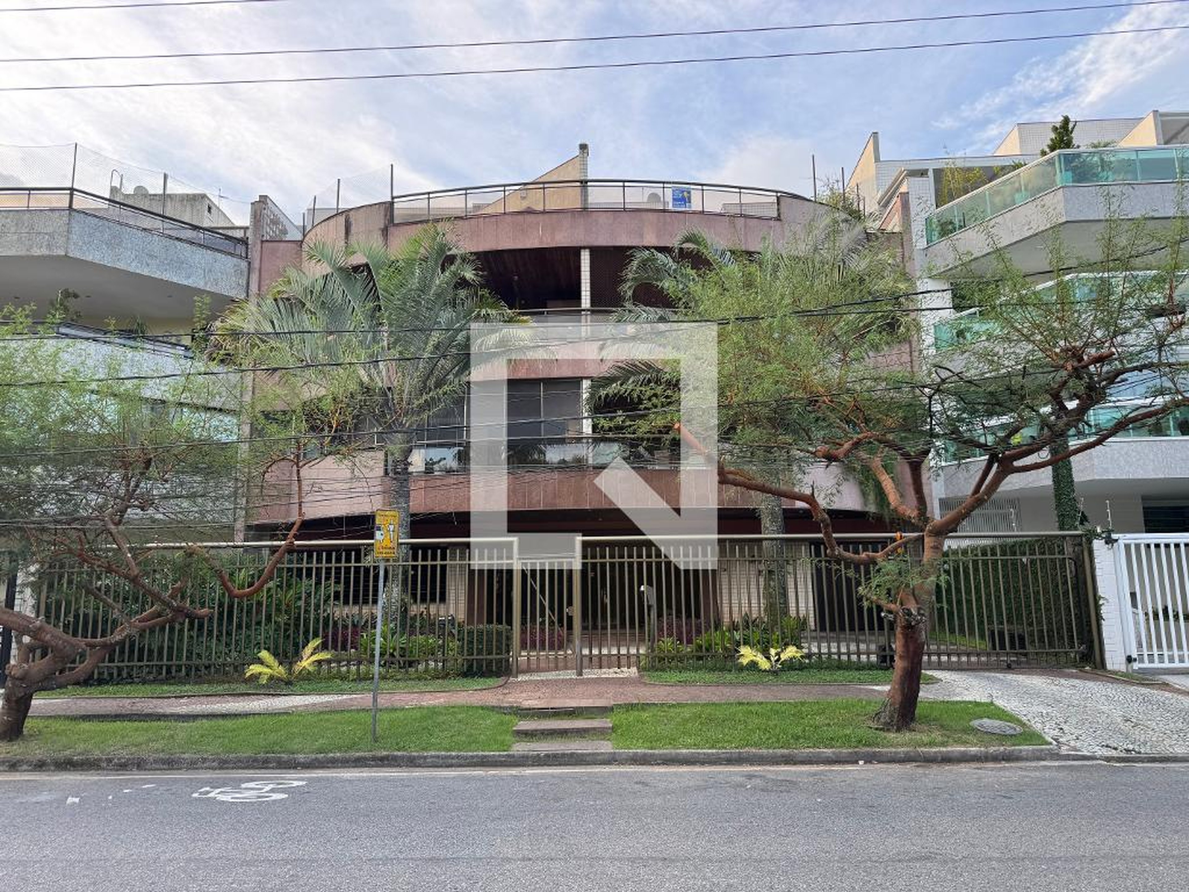 Fachada Condomínio Caiman