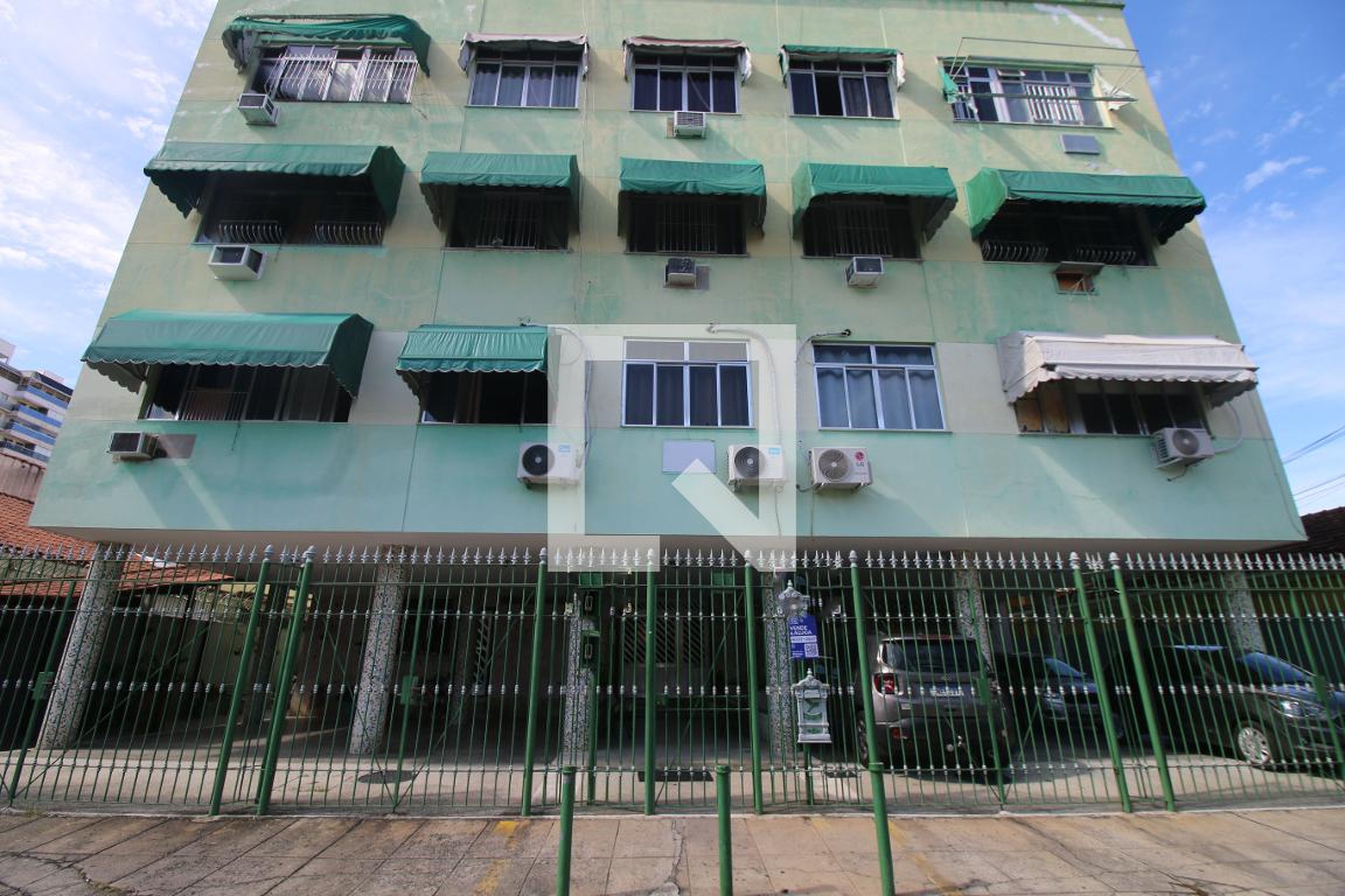 Fachada Condomínio em Rua Paula Barros, 73