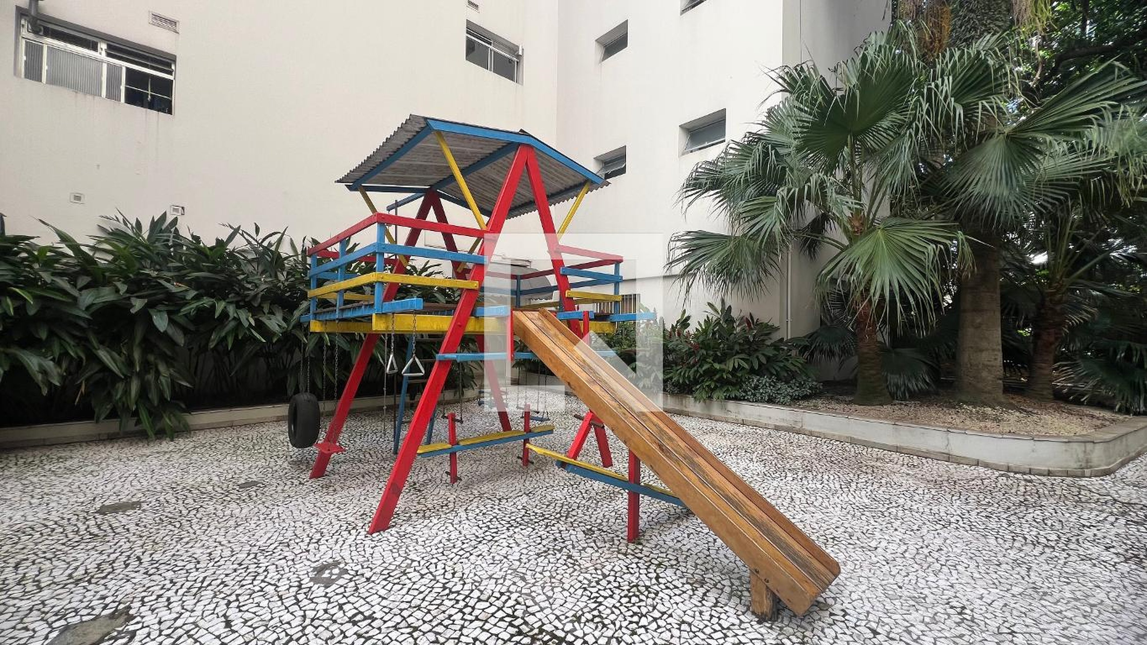 Playground - Edifício Mondrian