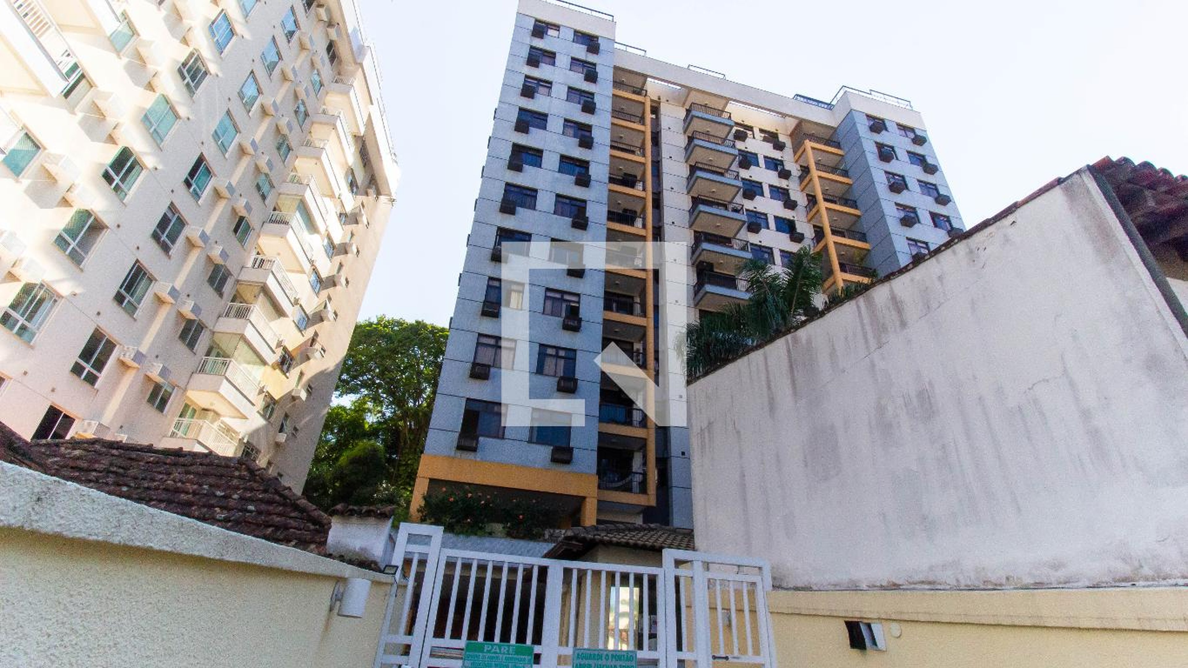 Fachada Condomínio Residências do Bosque