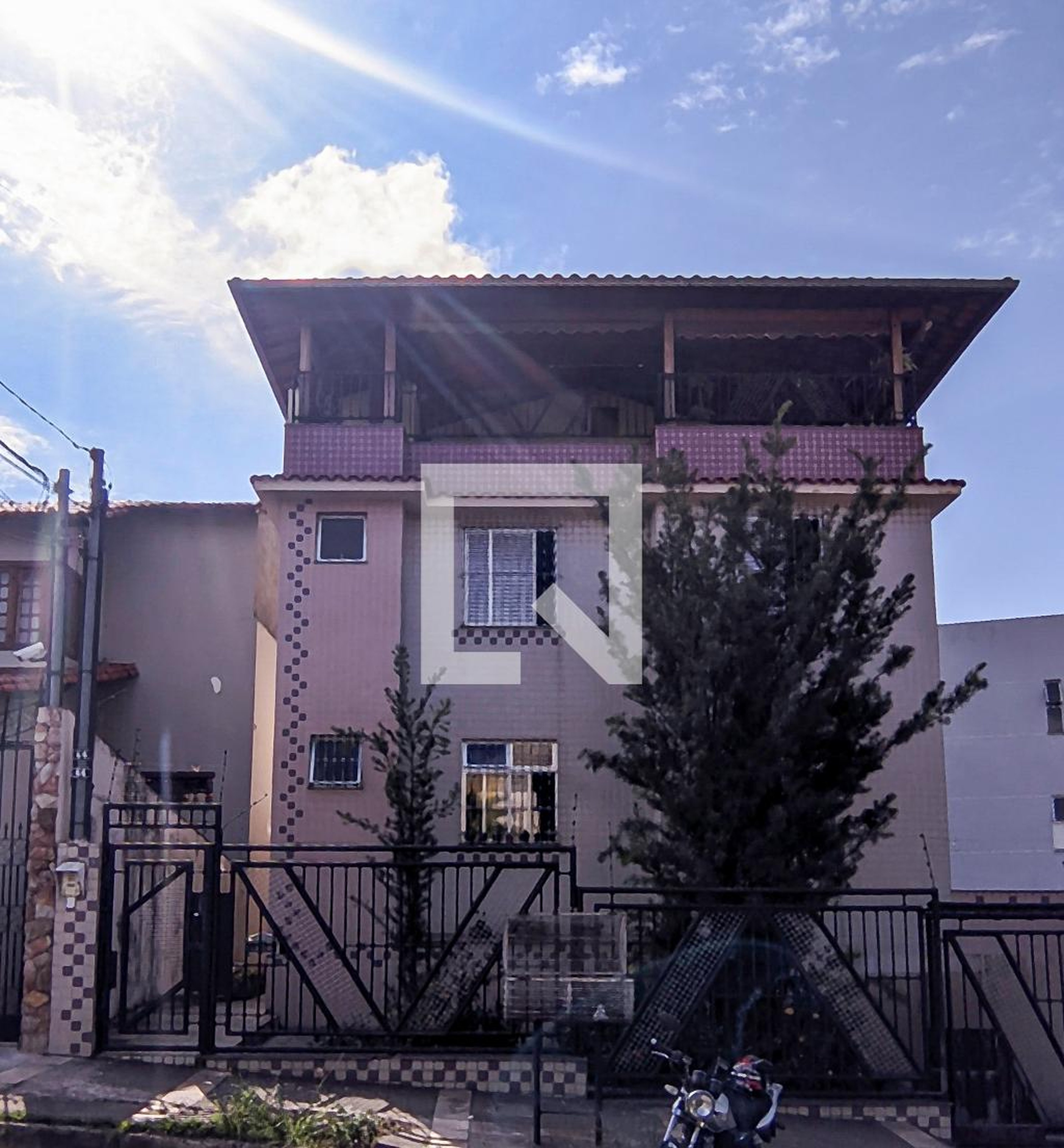 Fachada Condomínio em Rua Divinolândia de Minas, 64