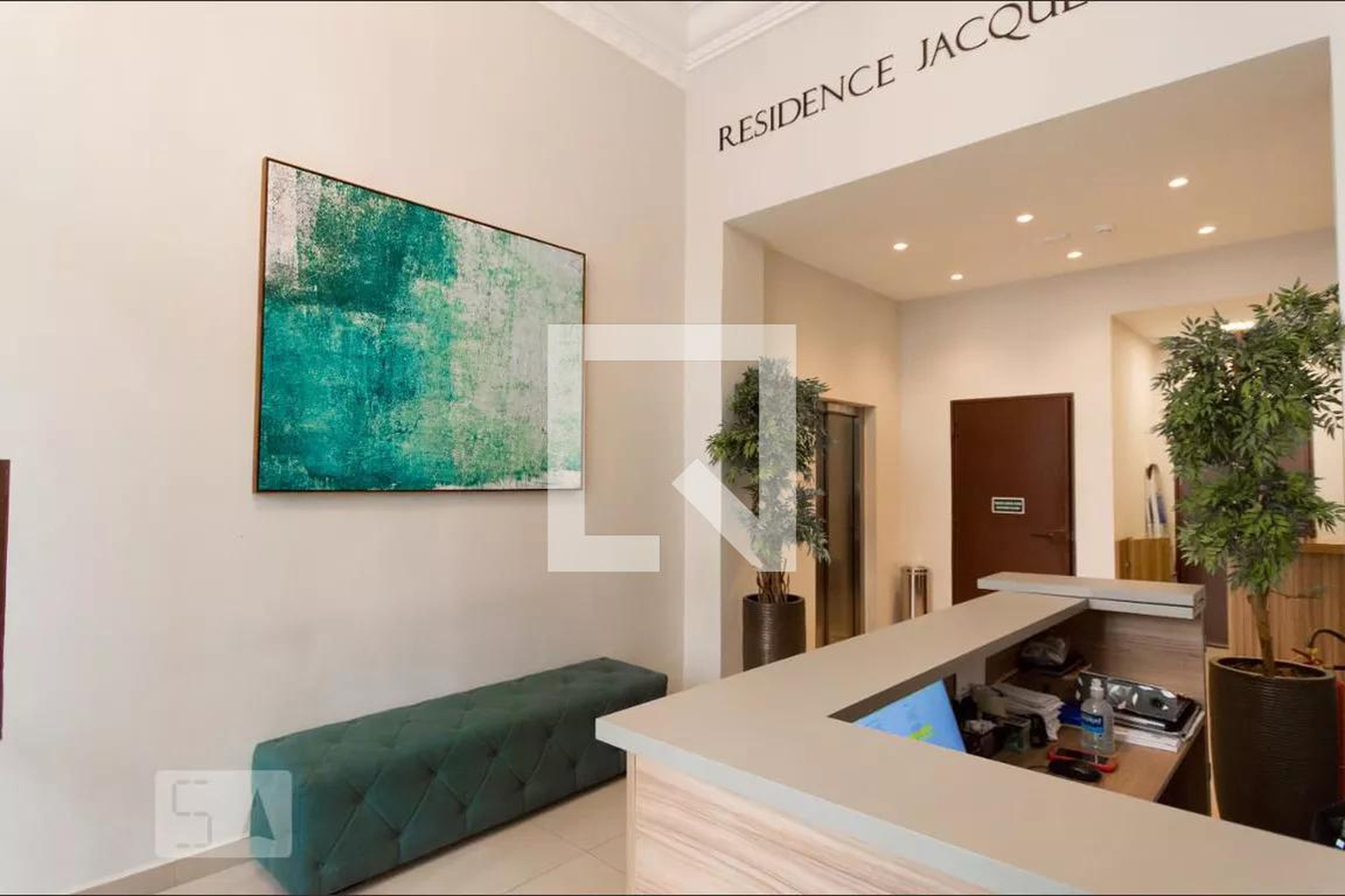 Hall de Entrada - Residence Jacques Pilon