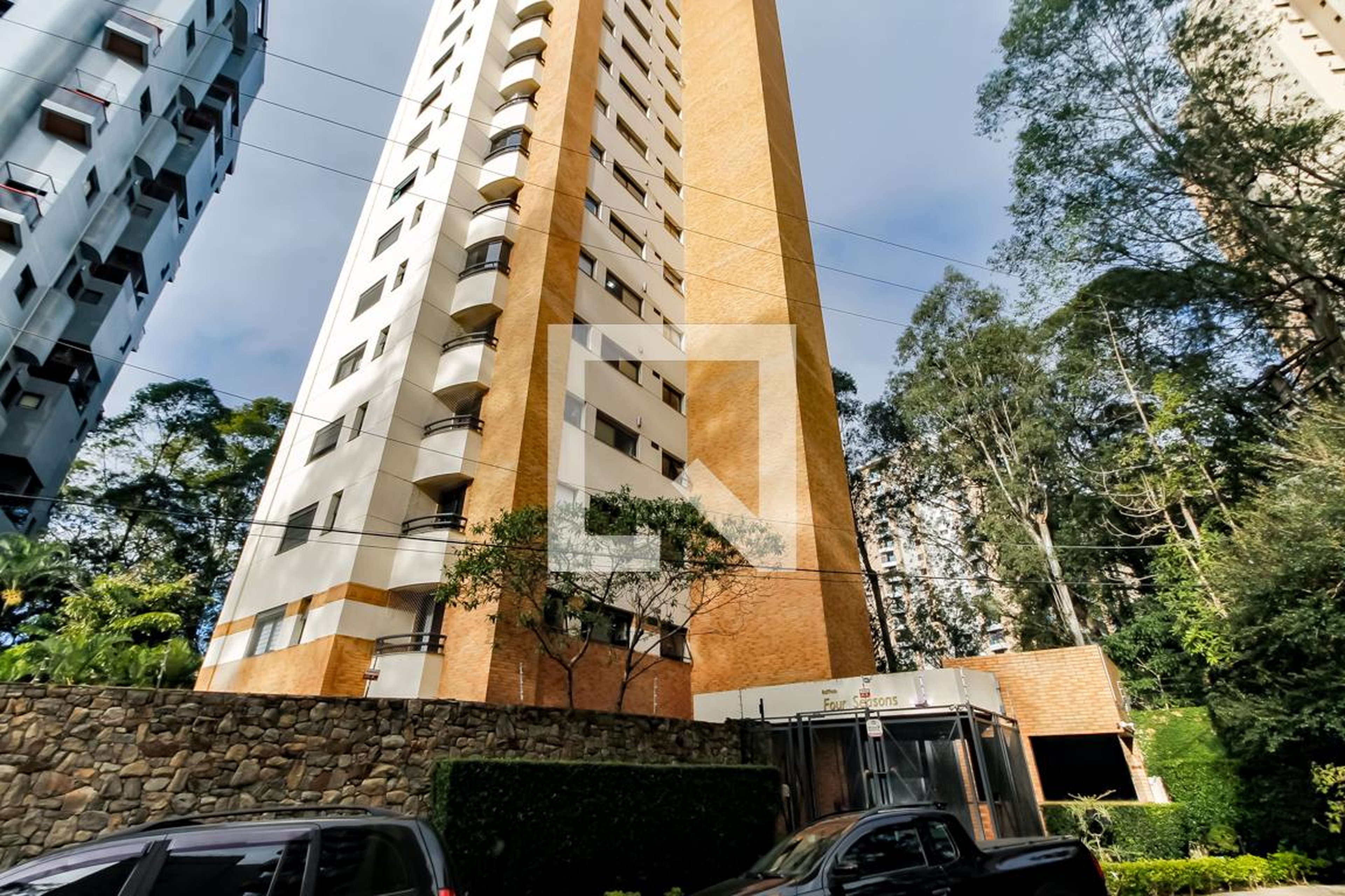 Fachada do Prédio Condomínio Four Seasons