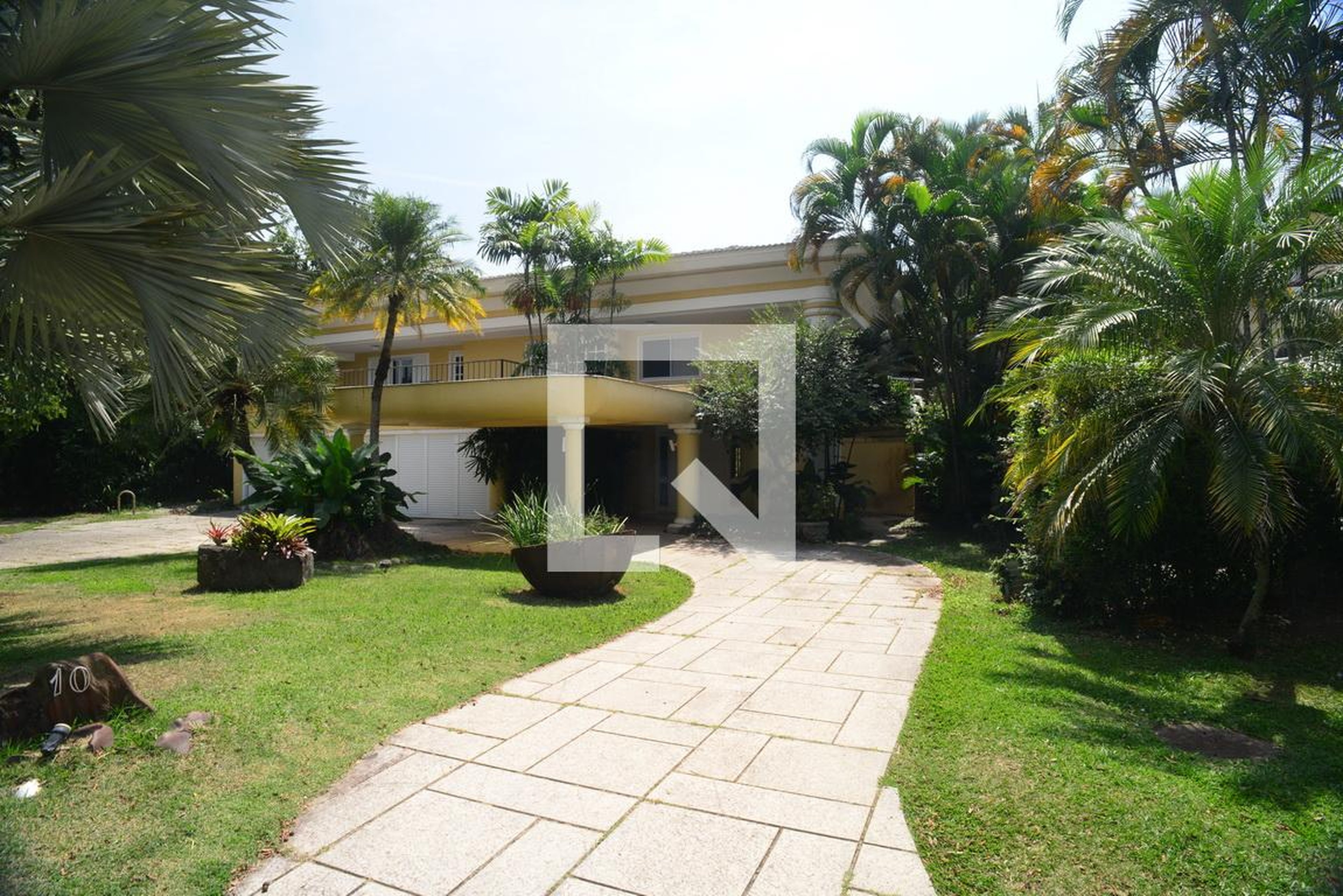 Fachada Condomínio Arouca