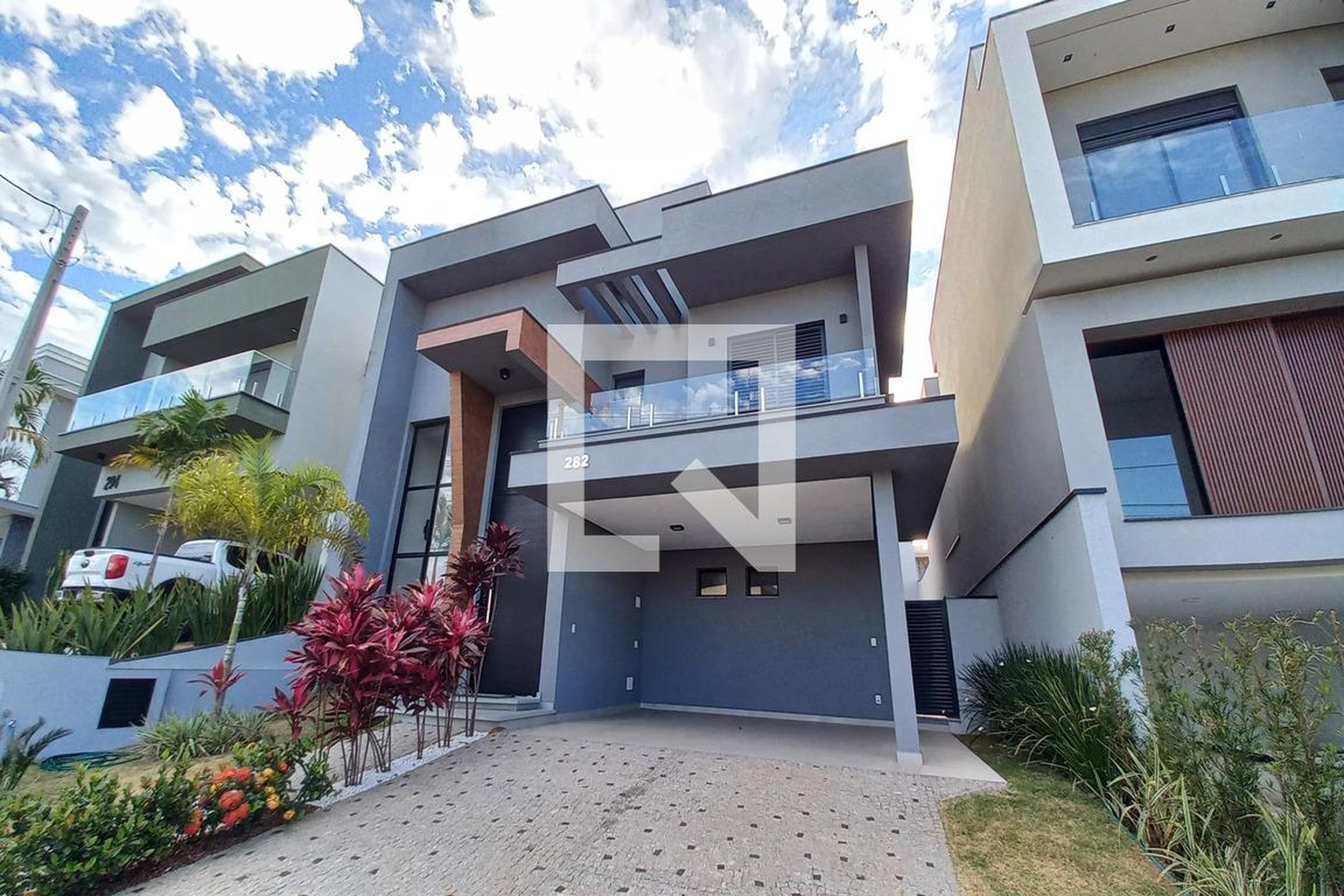 Fachada do Prédio Condomínio em Rua Lourdes Martin Ponzo, 282