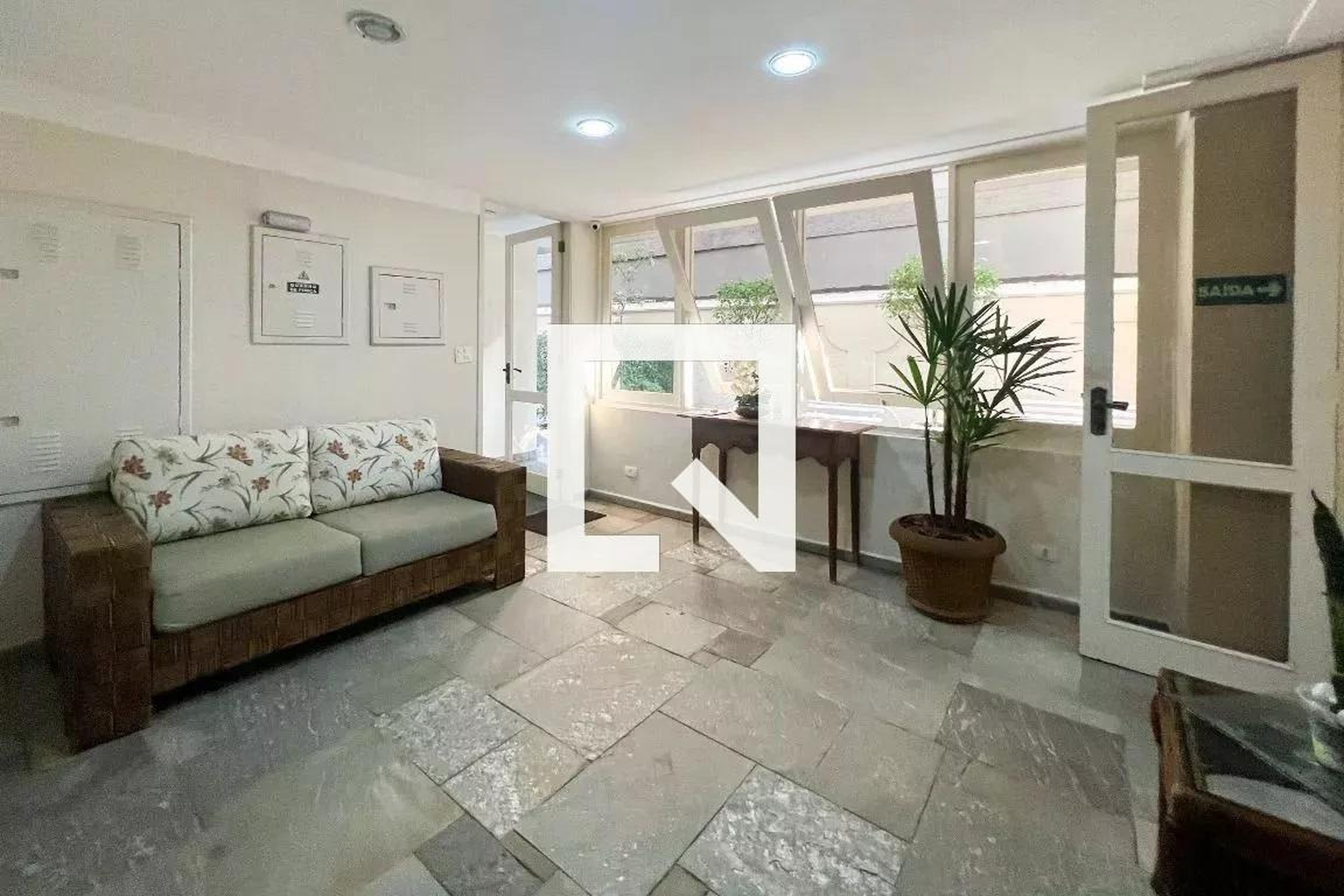 Hall social - Cap D' Antibes