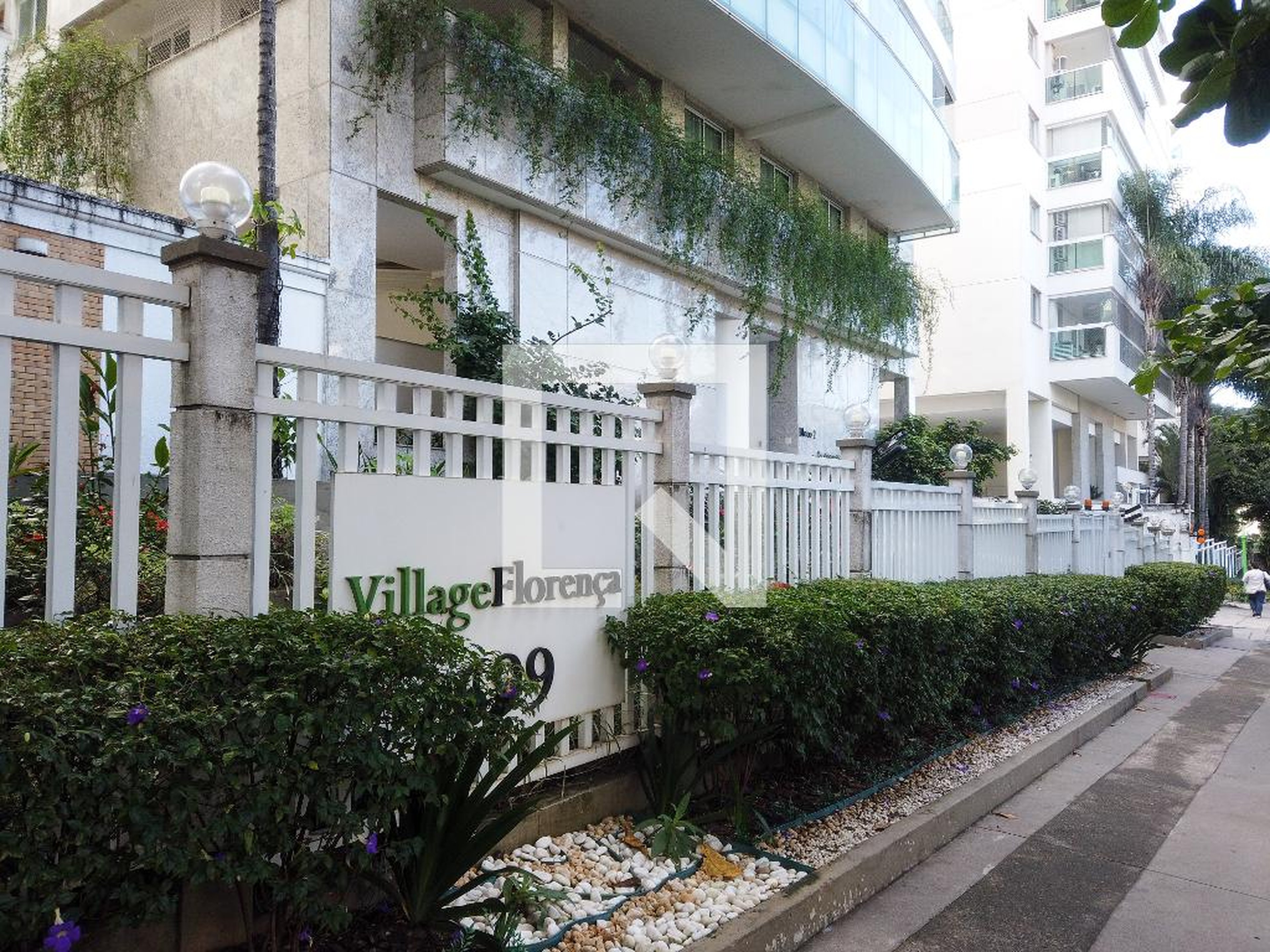 Fachada Condomínio Village Florença