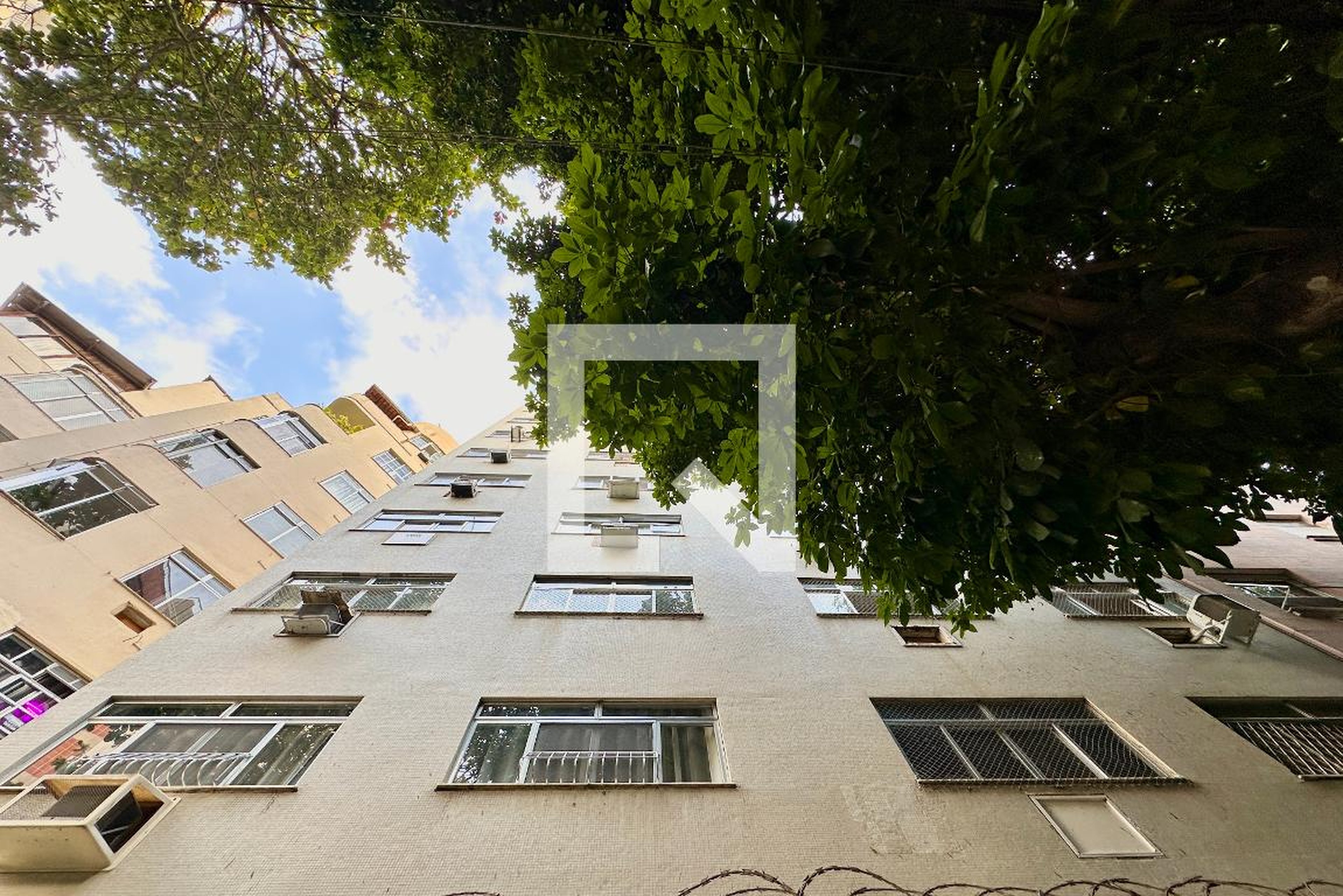 Fachada Condomínio em Rua Princesa Januária, 45