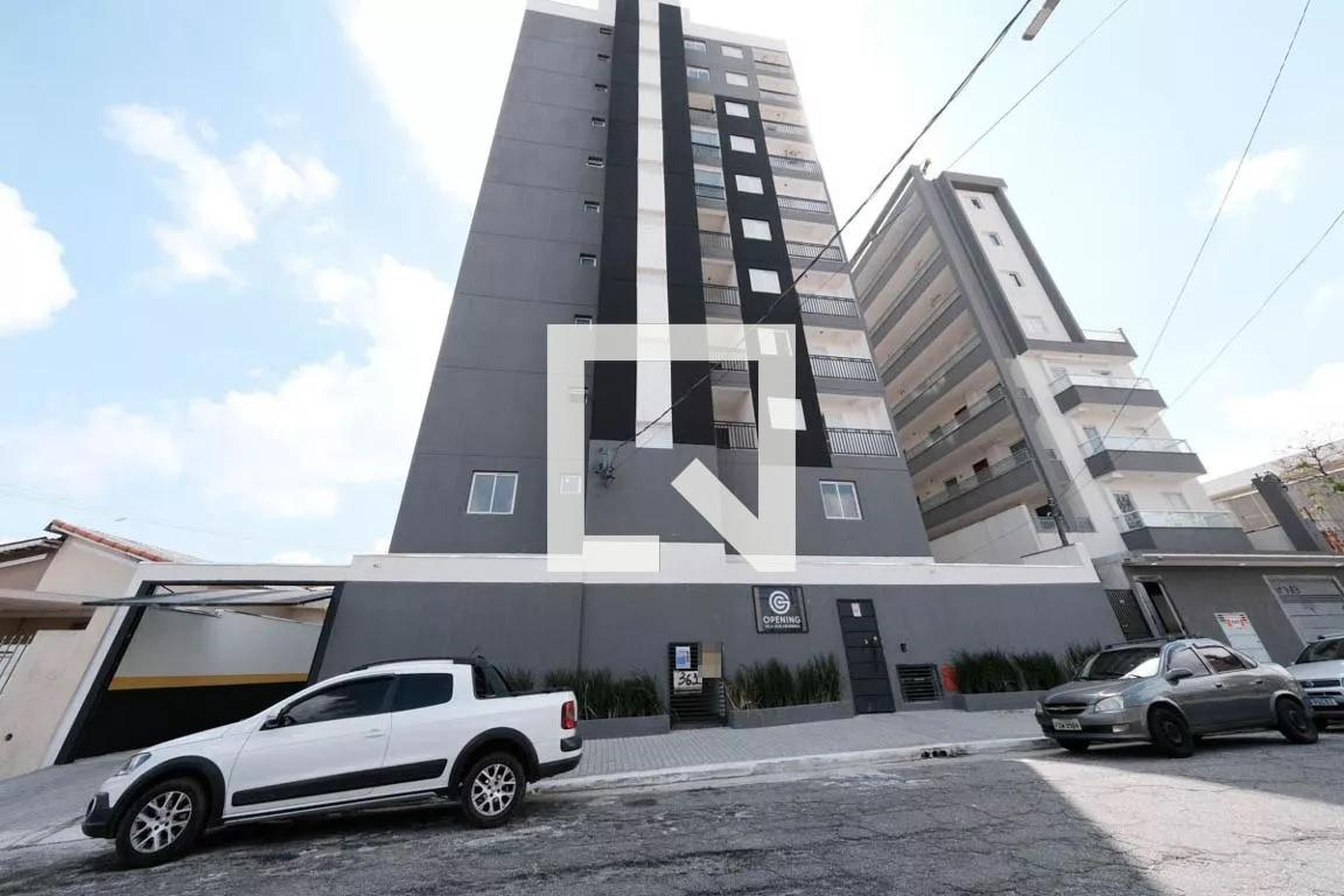 Fachada Condomínio em Rua Almeida Brandão, 383