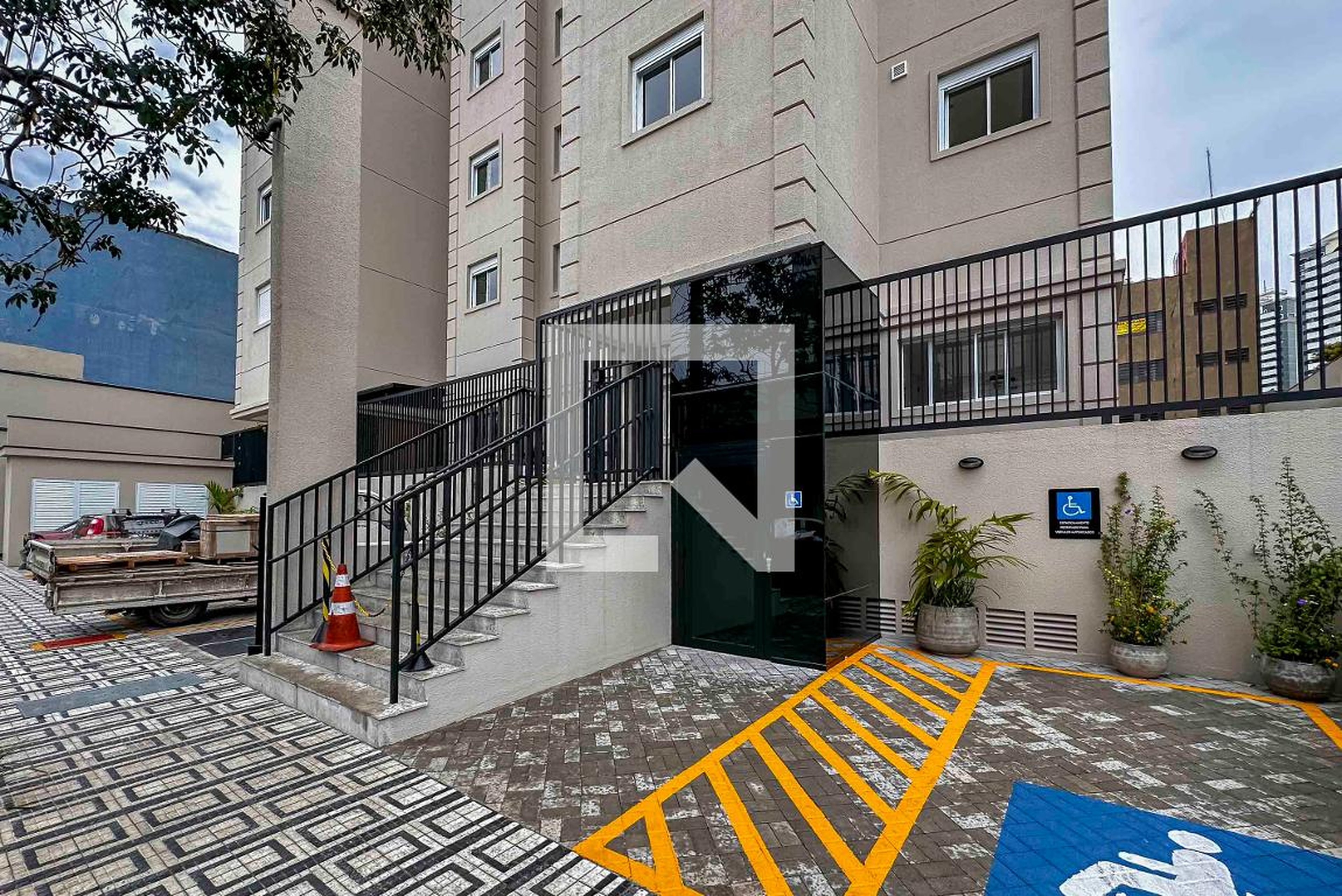 Fachada Residencial The Place