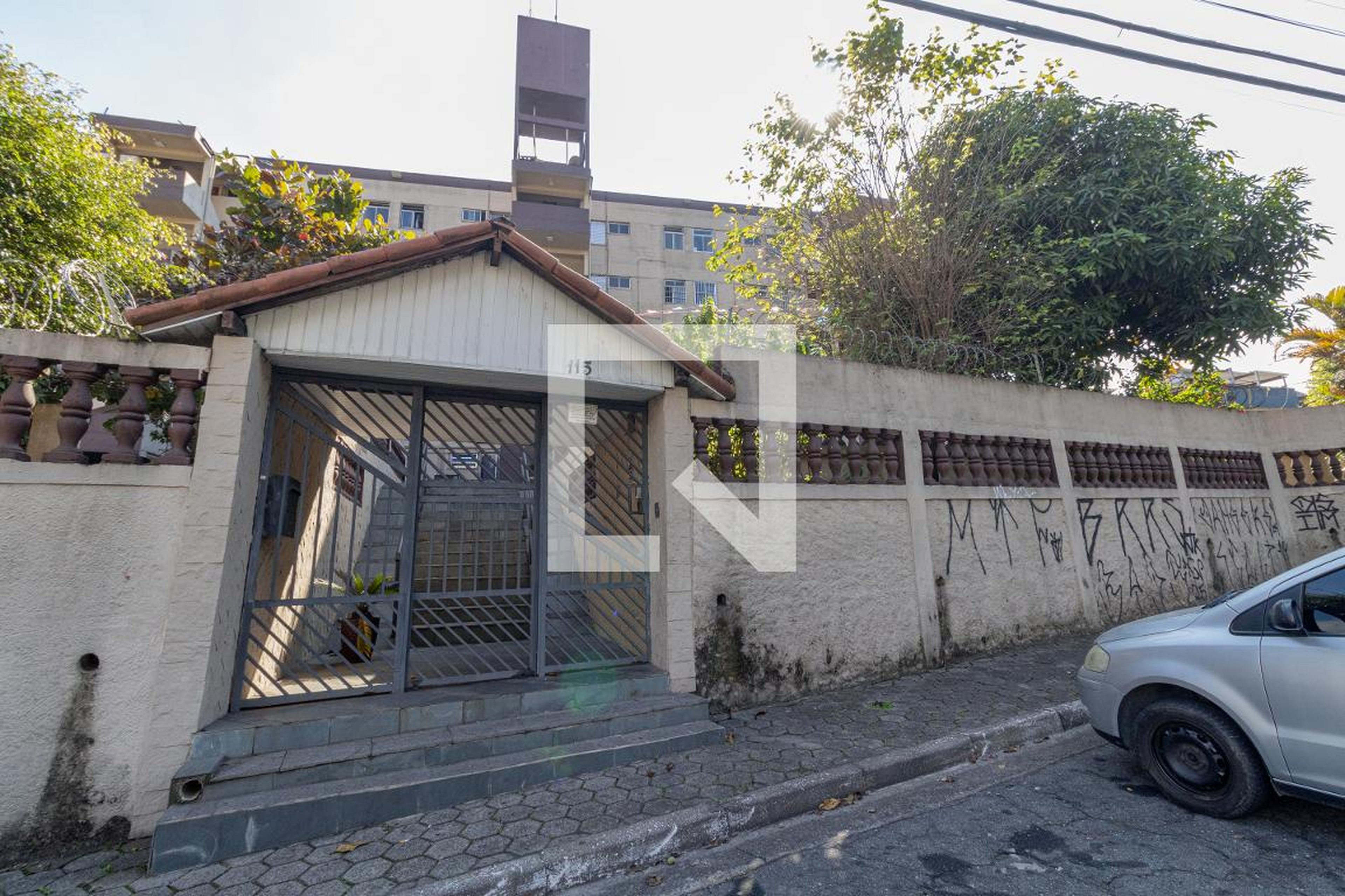 Fachada Condomínio Abacateiros III