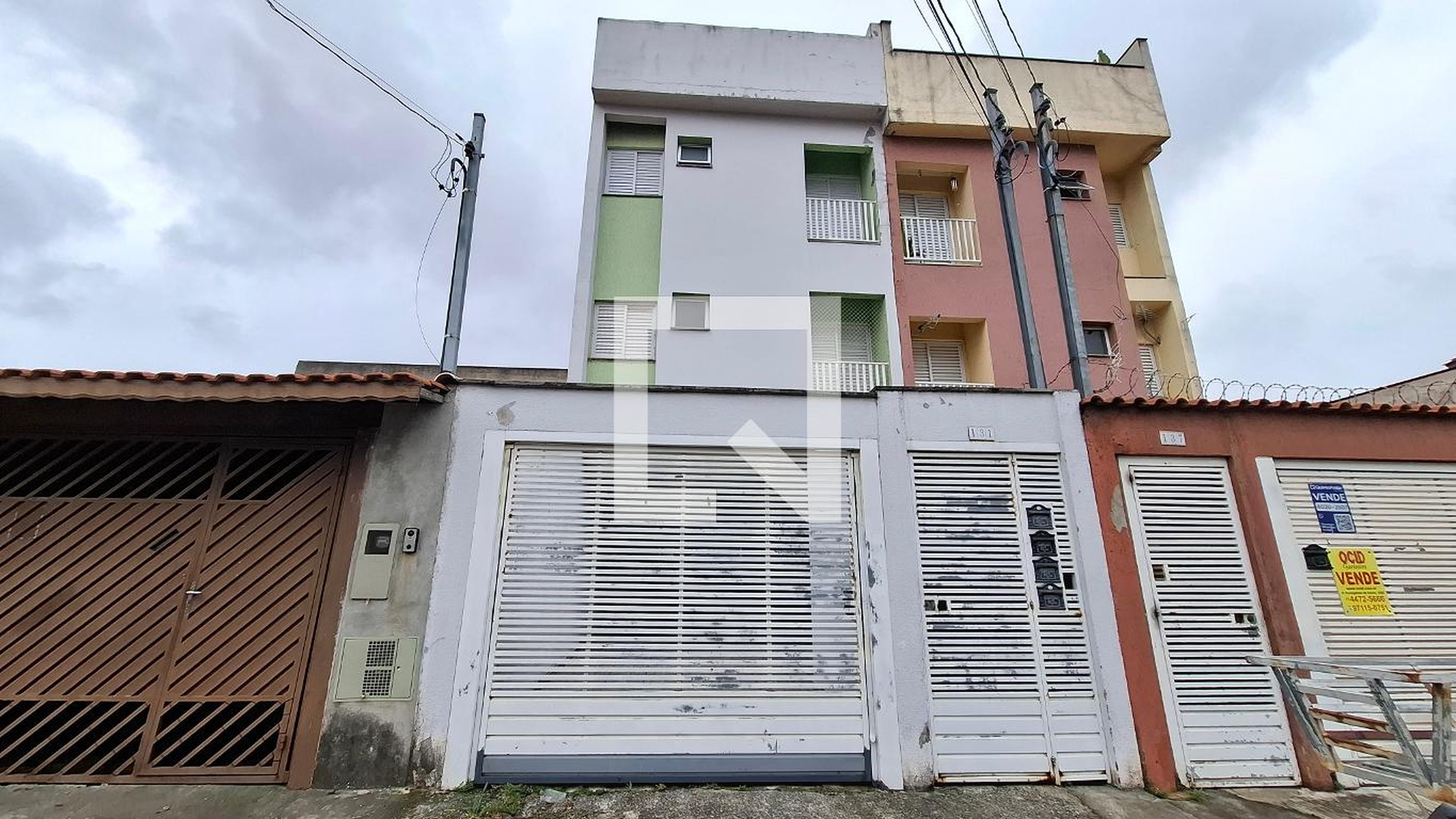 Fachada Condomínio em Rua Professor Pedutto, 131