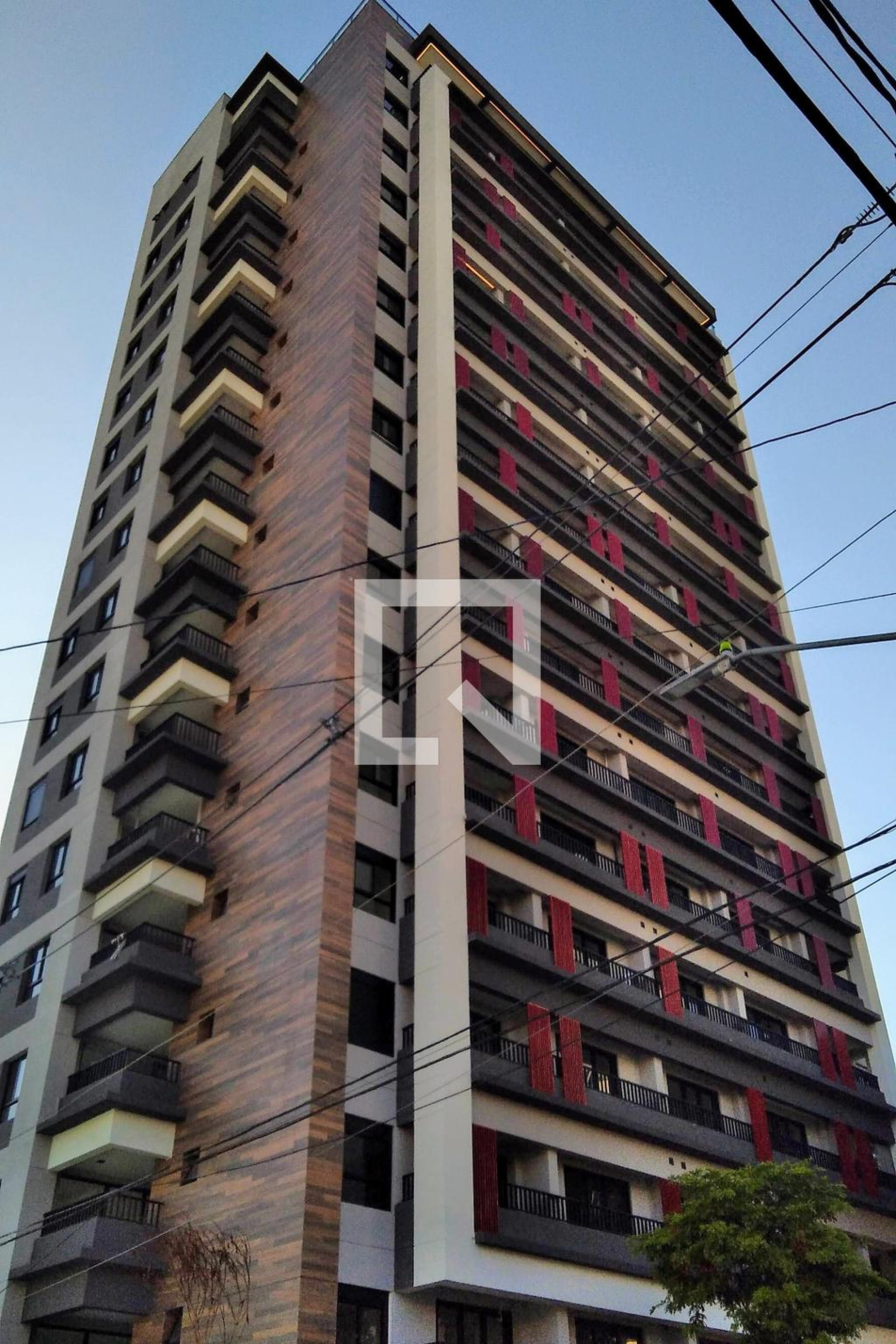 Fachada Condomínio em Avenida Miruna, 49