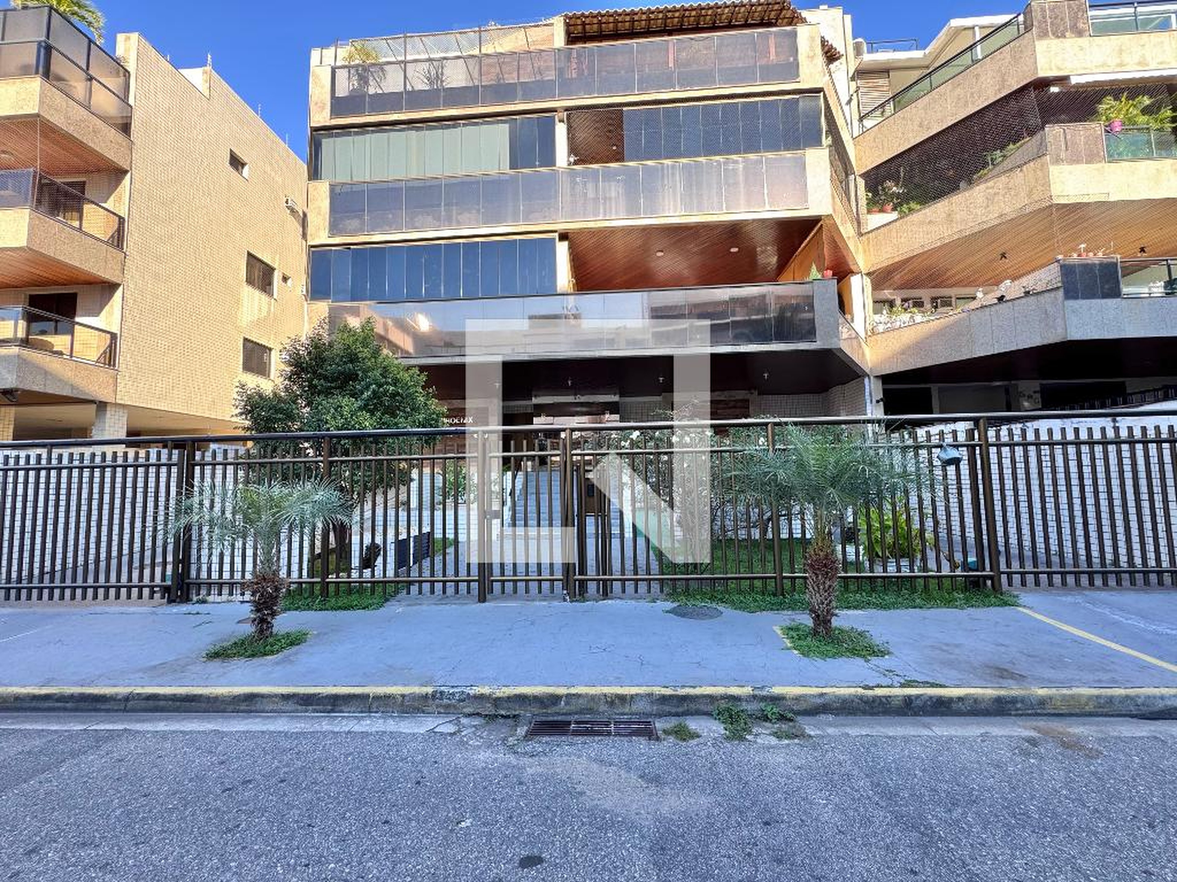 Fachada Condomínio em Rua Murilo Araújo, 600