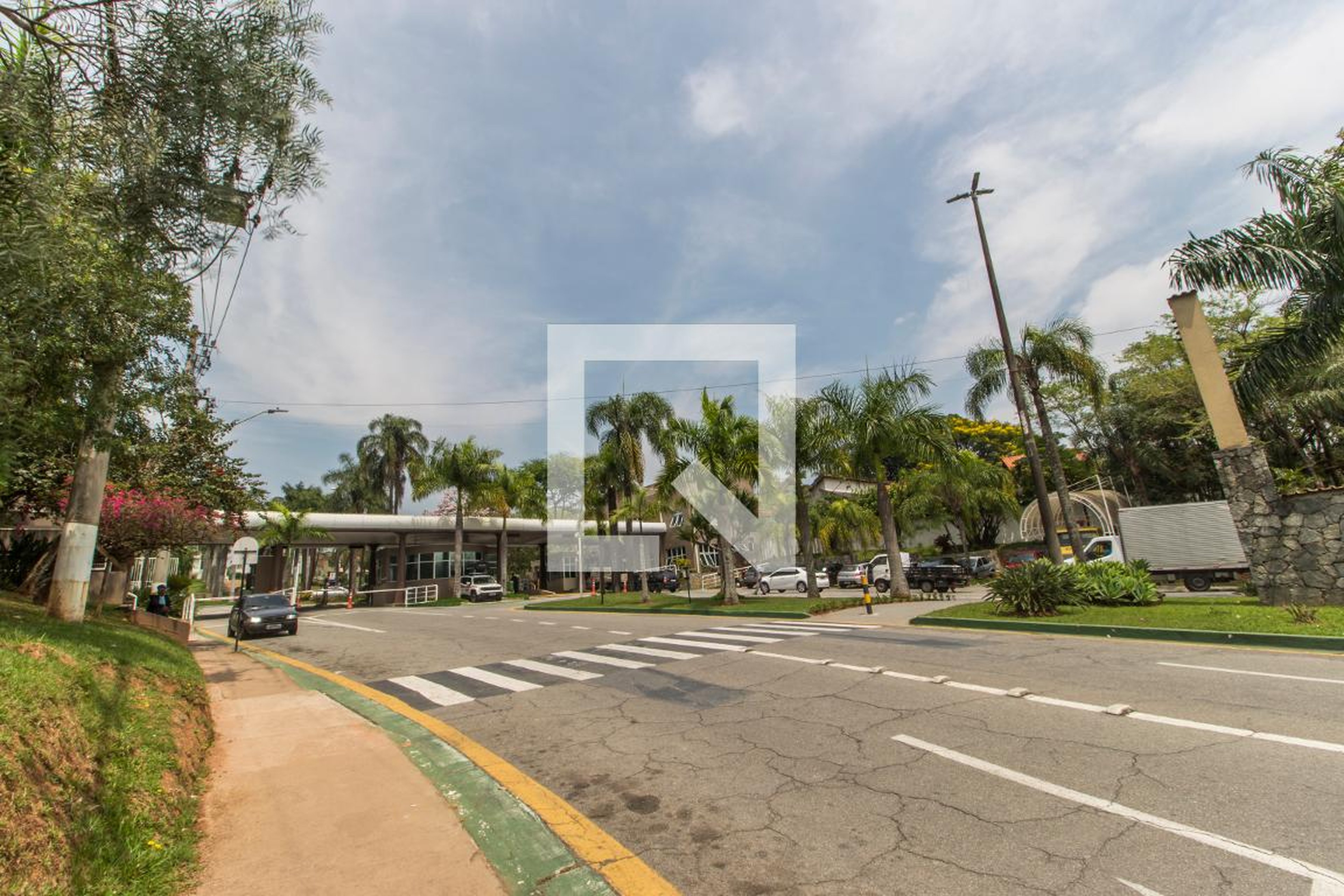 Fachada do Condomínio Condomínio em Alameda Batatais, 112