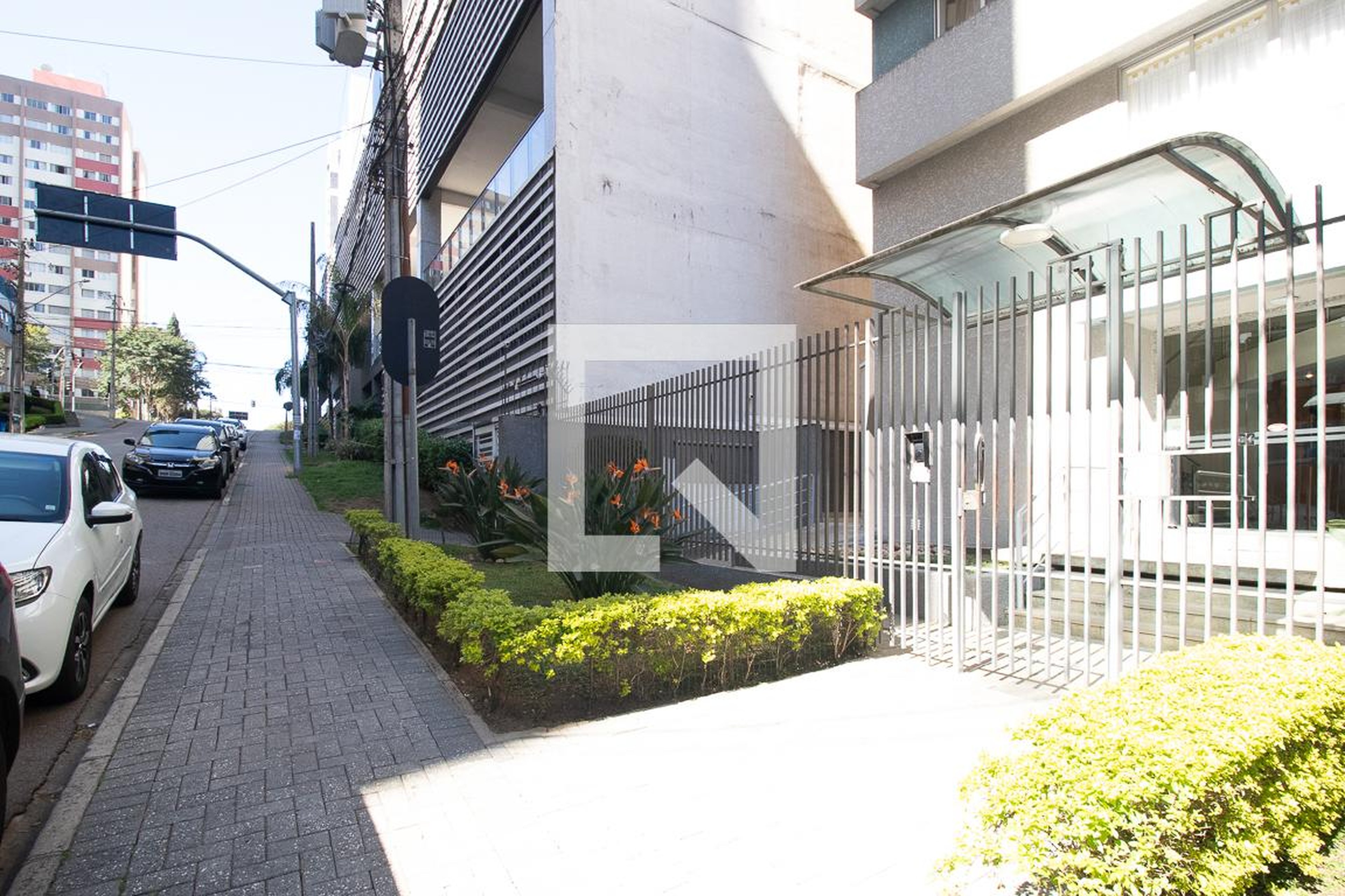 Fachada Condomínio em Rua Gastão Câmara, 645
