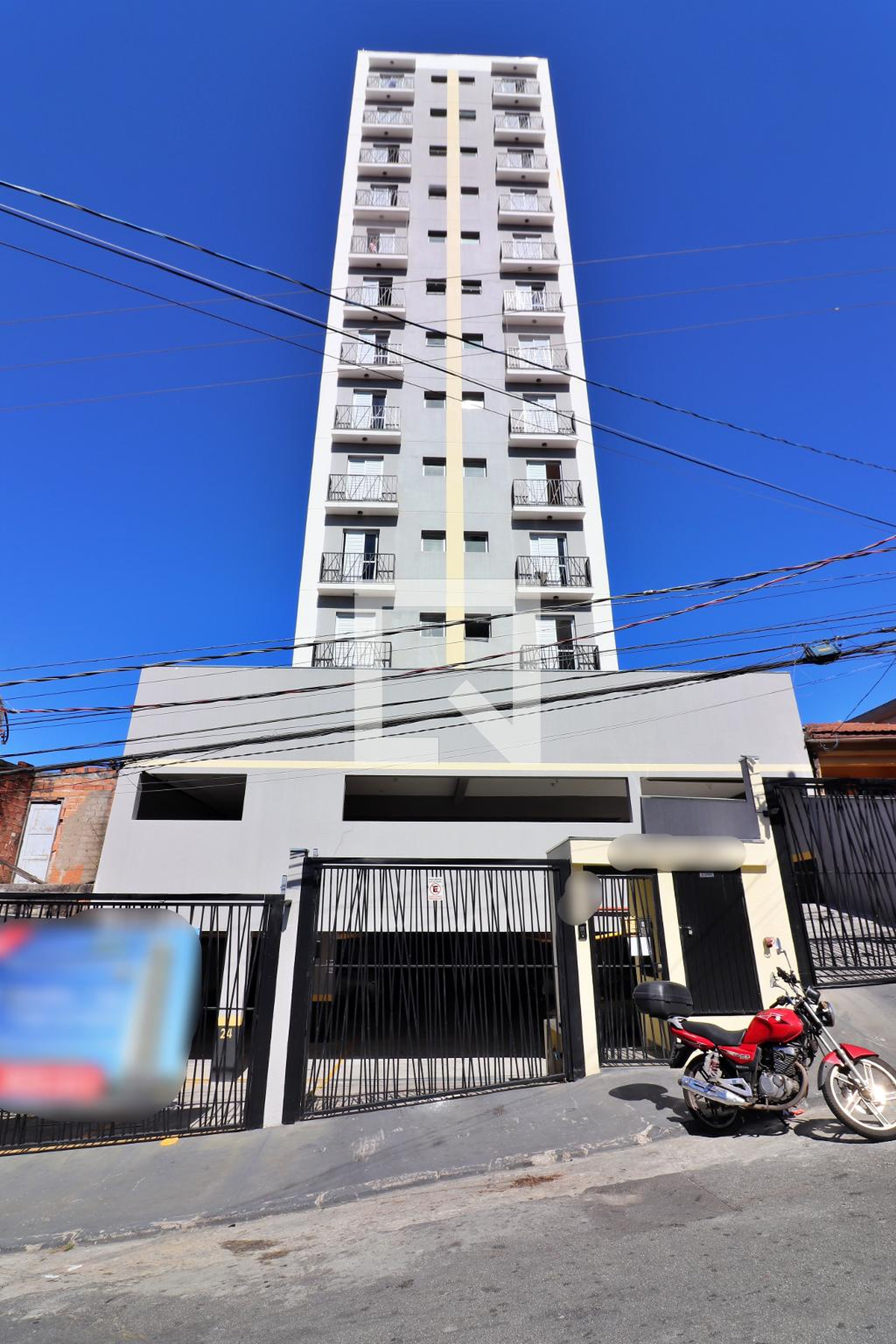 Fachada Condomínio em Rua Américo Brasiliense, 174