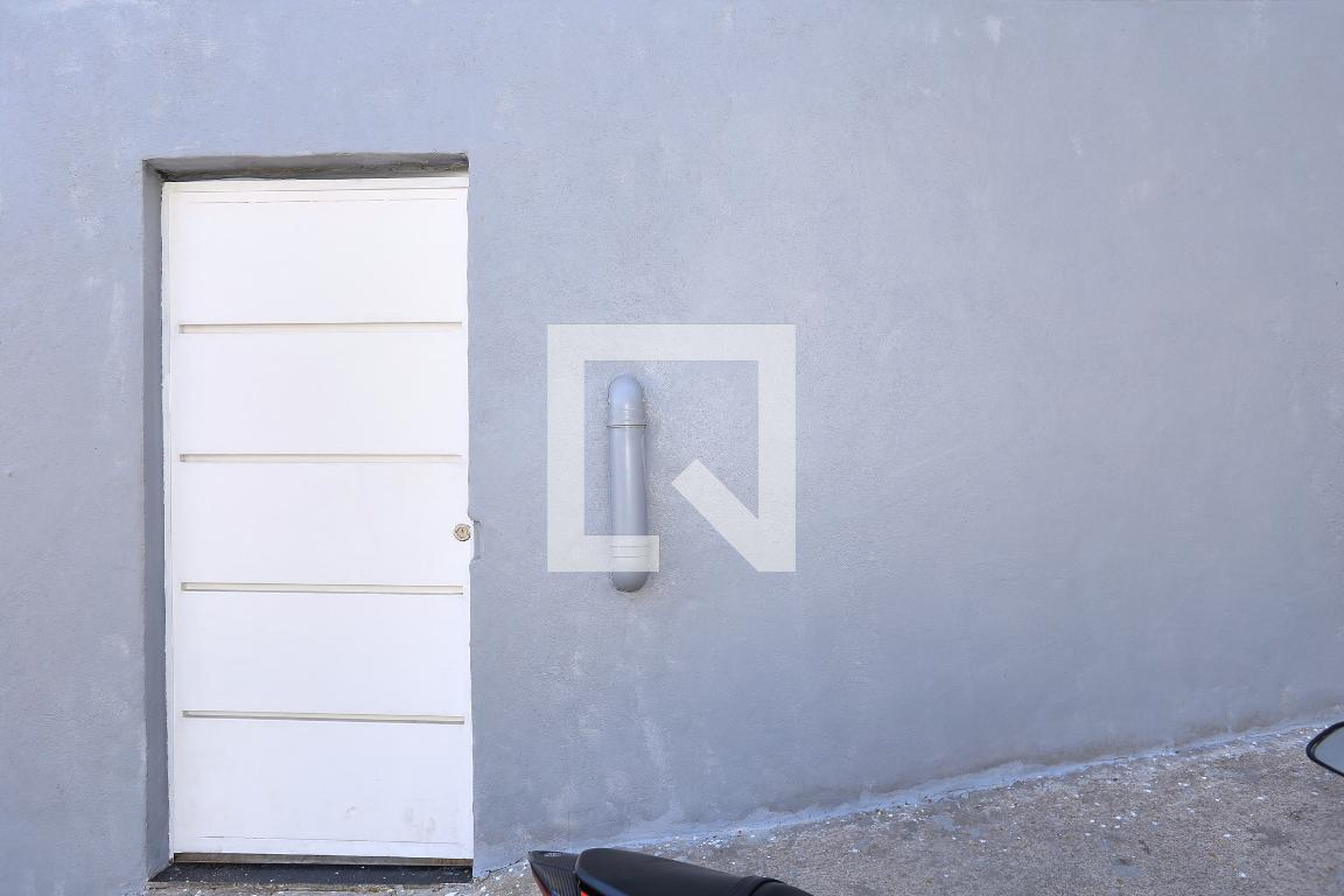 Fachada Condomínio em Rua Padre Correa de Almeida, 253