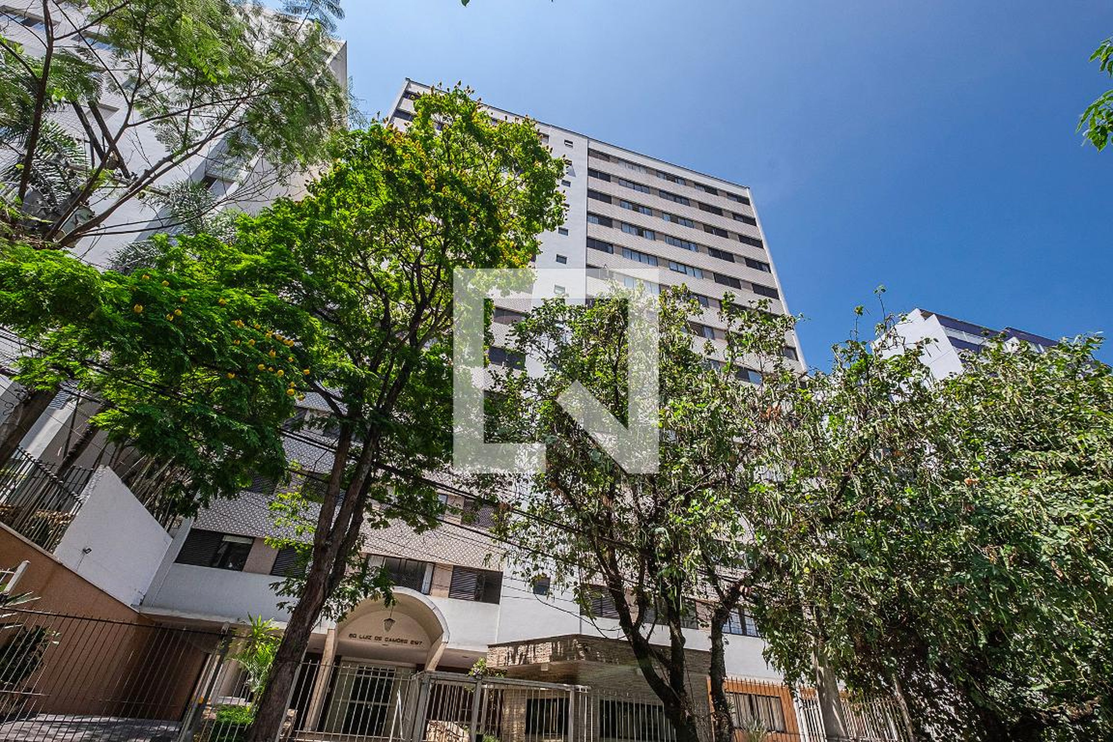 Fachada Condomínio Luís de Camões