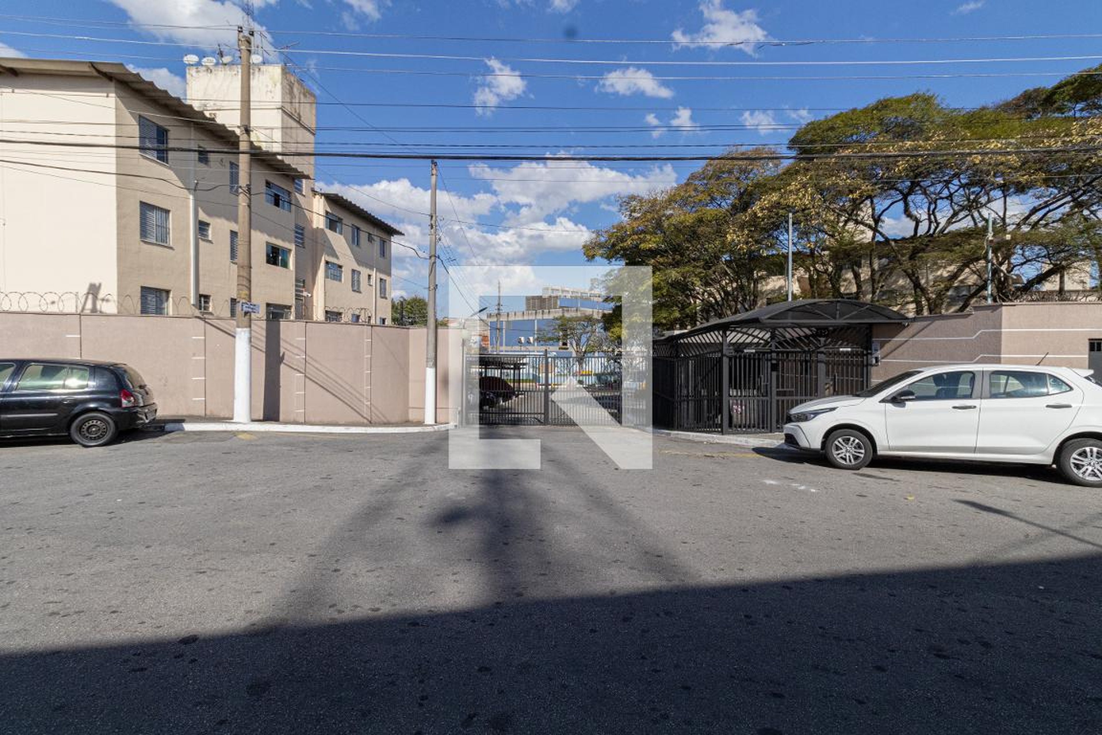 Fachada Condomínio Fechado Residência Dina