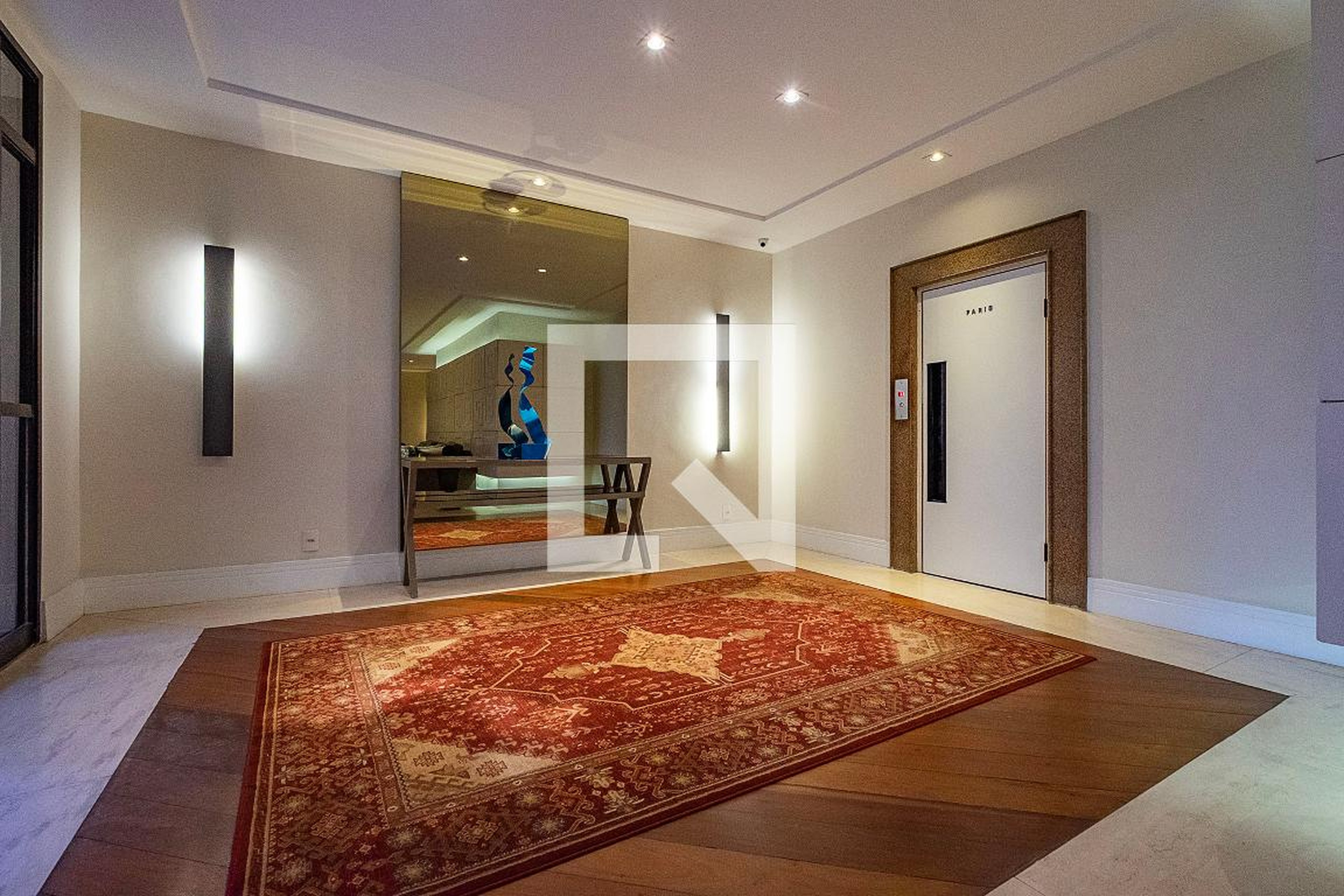 Hall de entrada - Paco Rabane