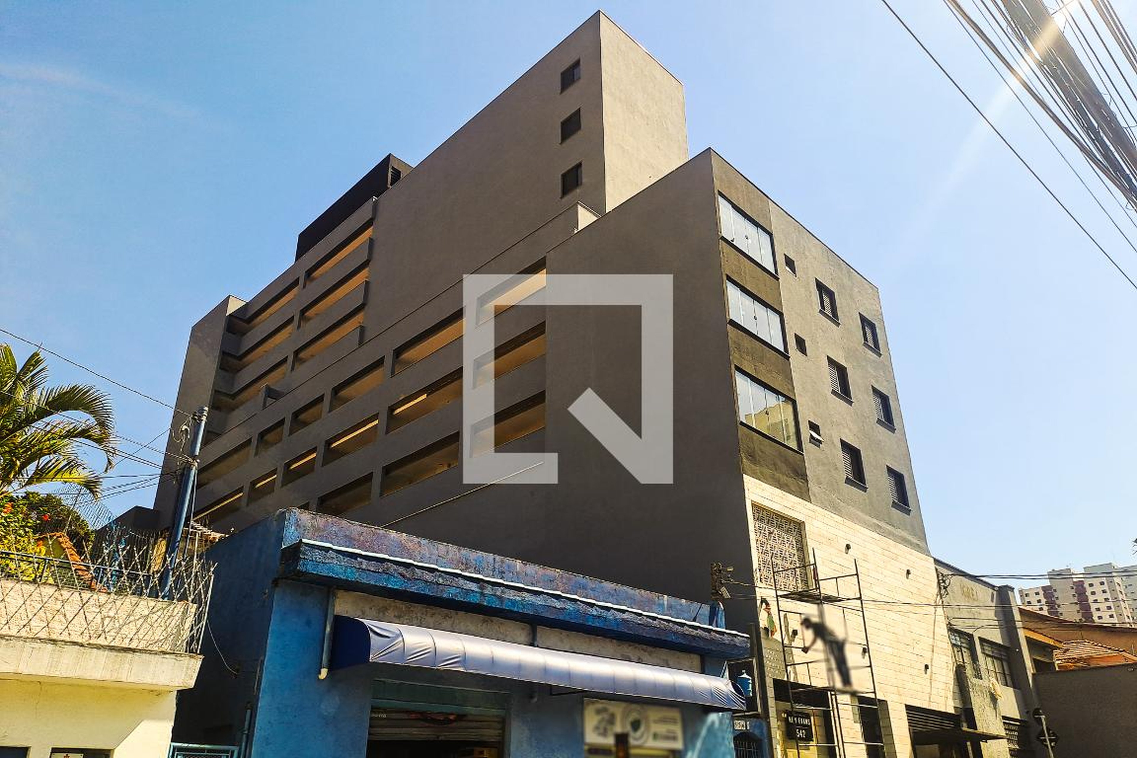 Fachada Condomínio em Rua Evans, 542