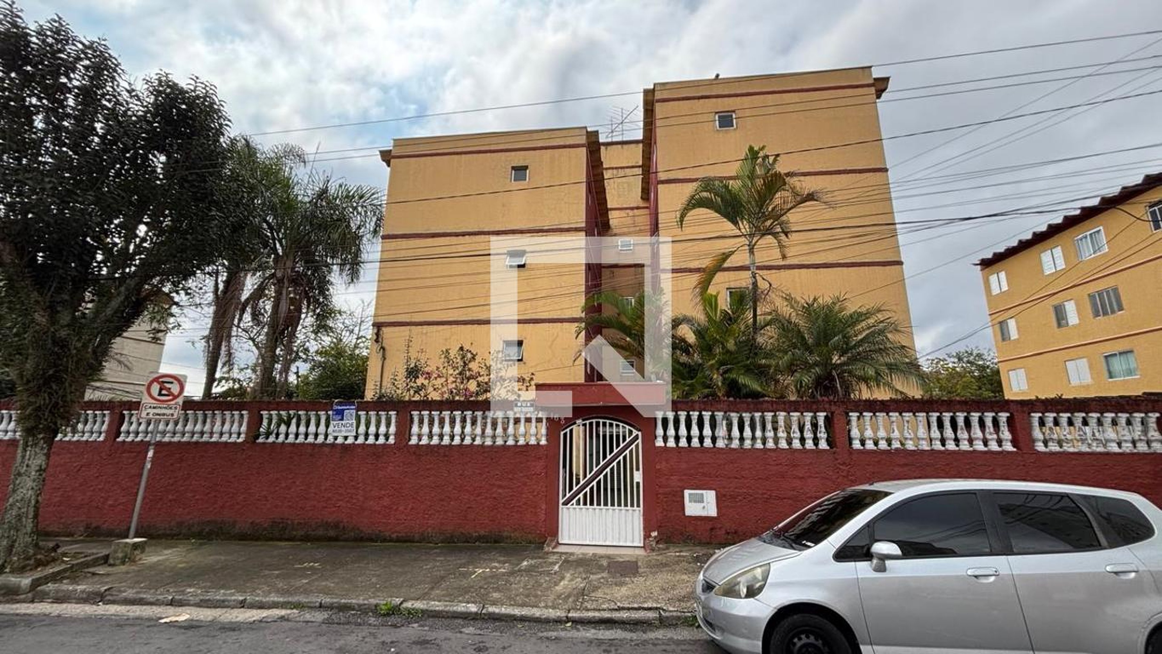 Fachada Condomínio em Rua Mario Trabachini, 163