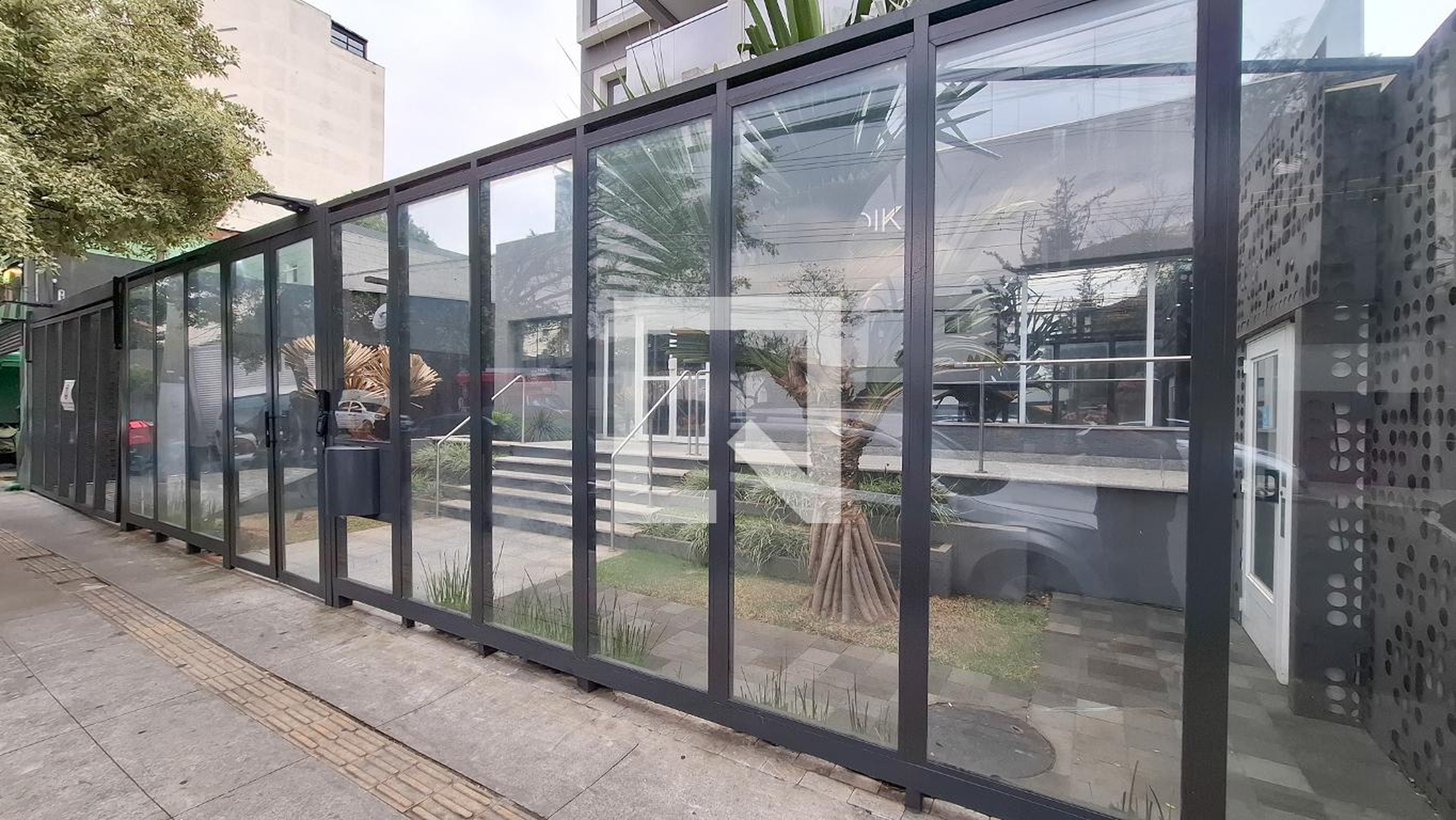 Fachada do Prédio Condomínio Fradik