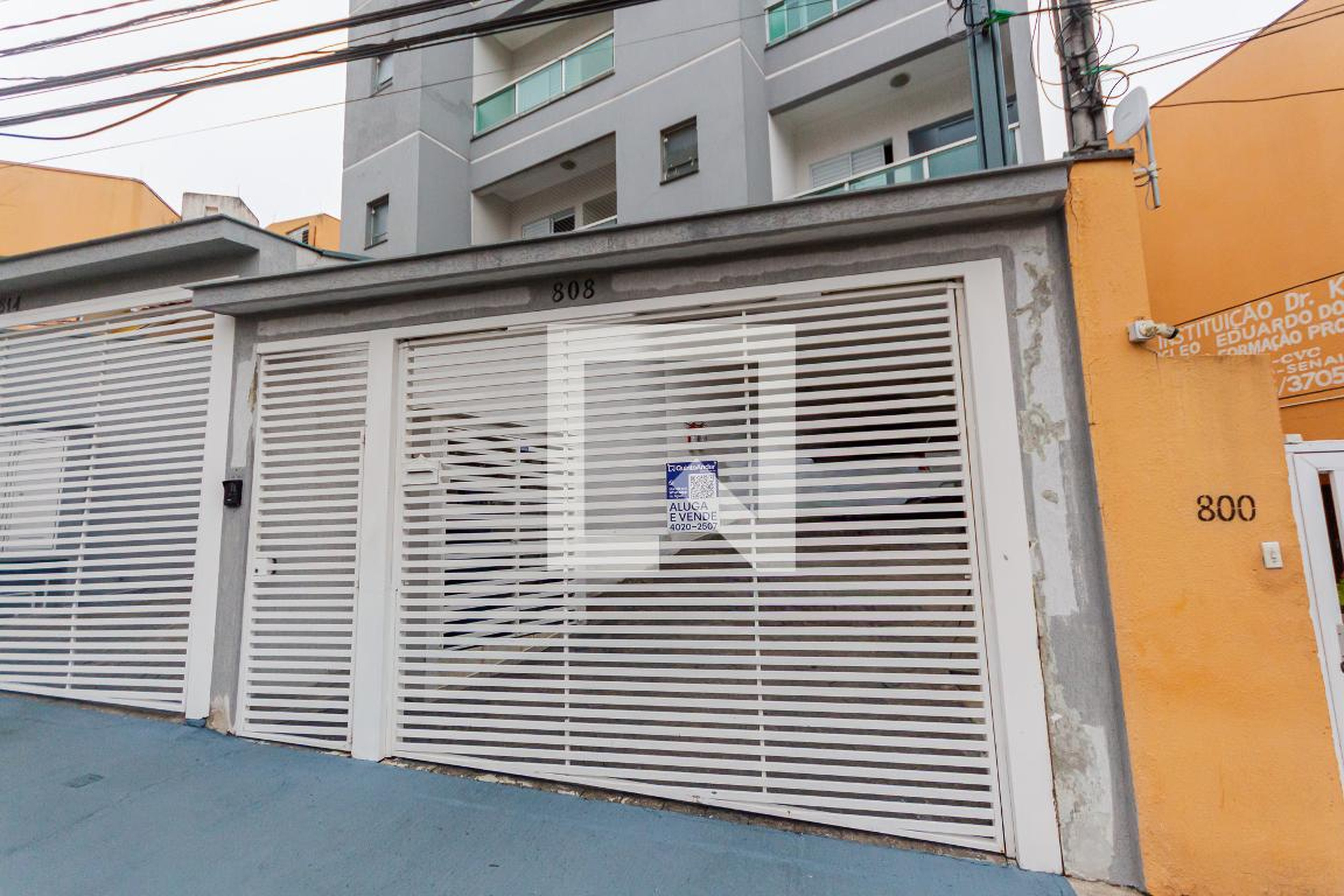 Fachada Condomínio em Rua Apiaí, 808