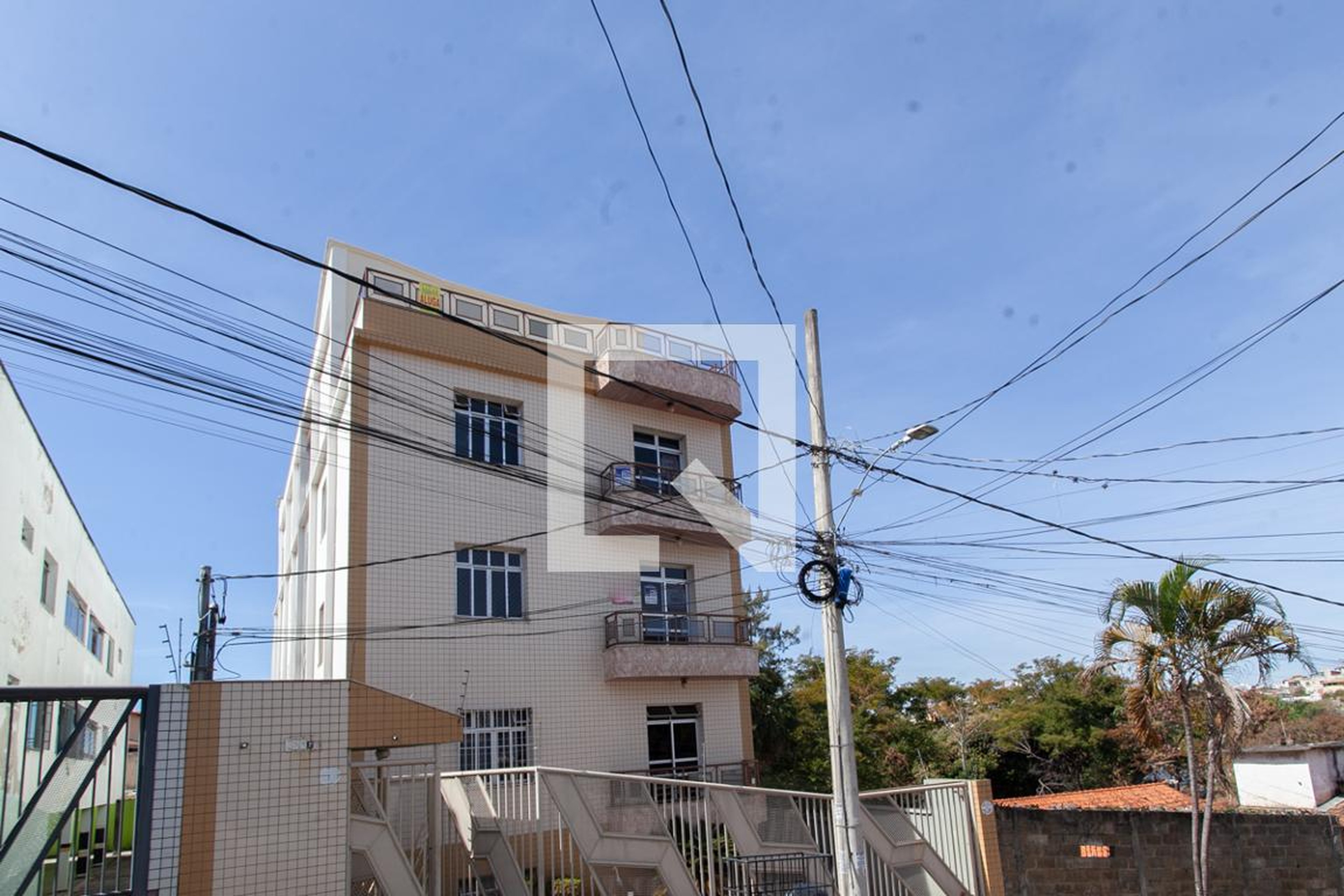 Fachada Condomínio em Rua Paulo Gonçalves, 59