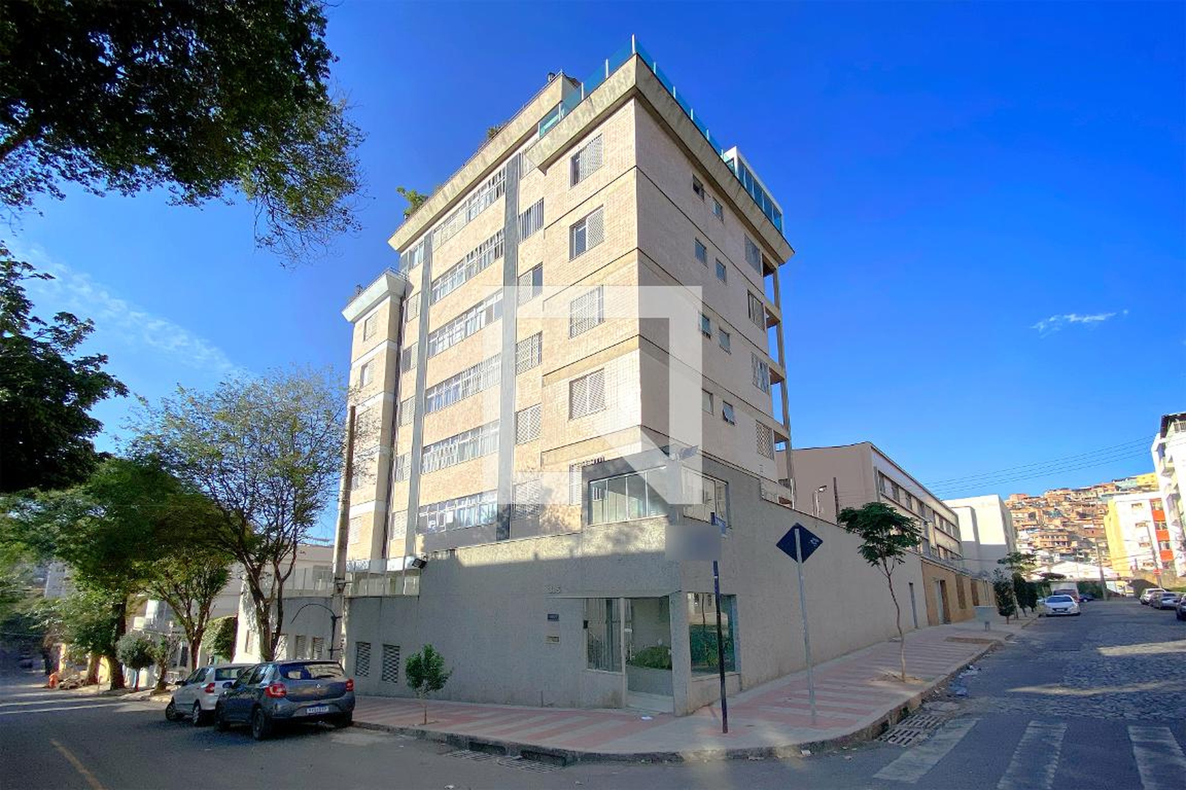 Fachada Condomínio em Rua Guaxupé, 305