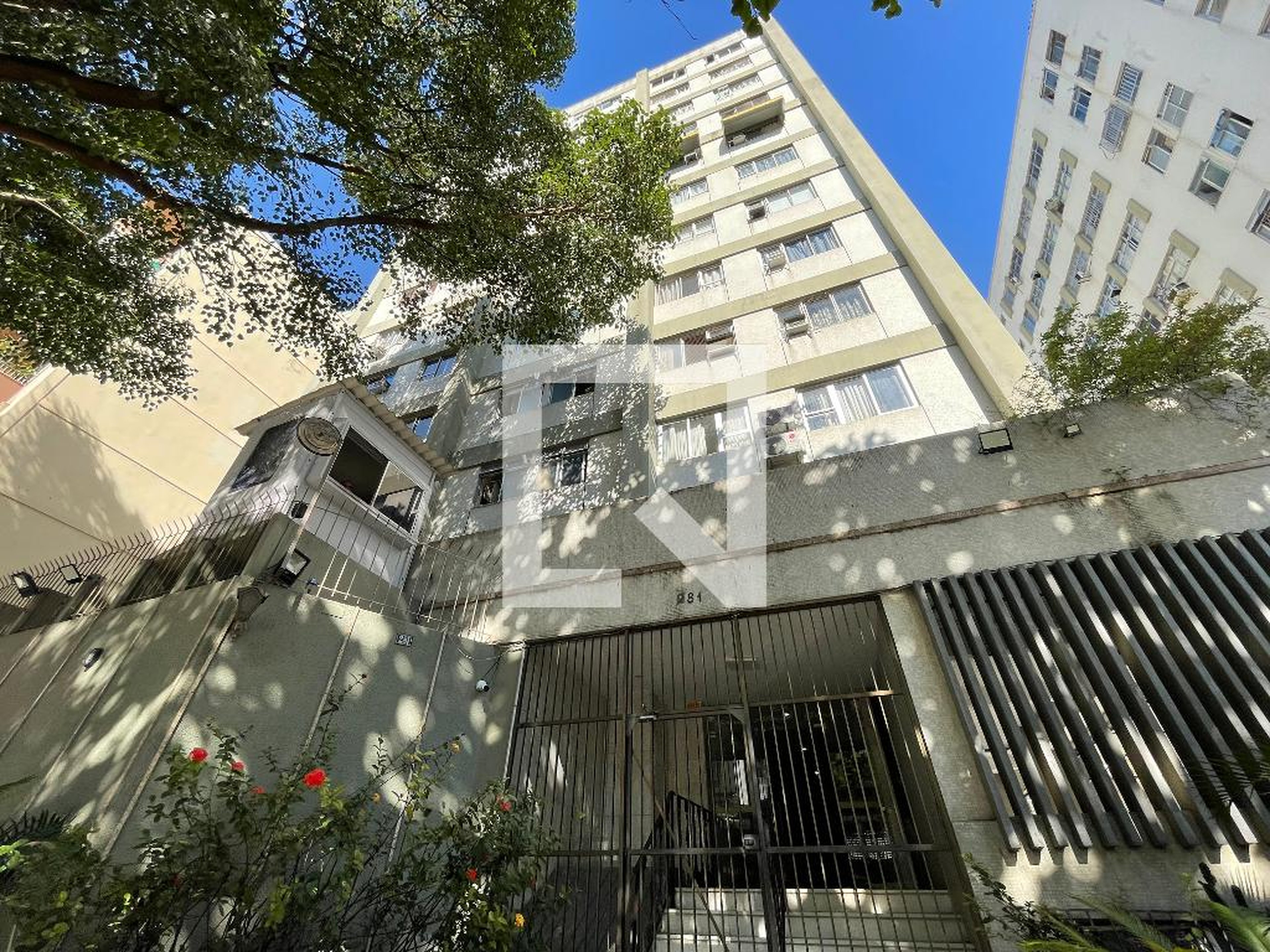 Fachada Edifício Bandeirante Aleixo Garcia