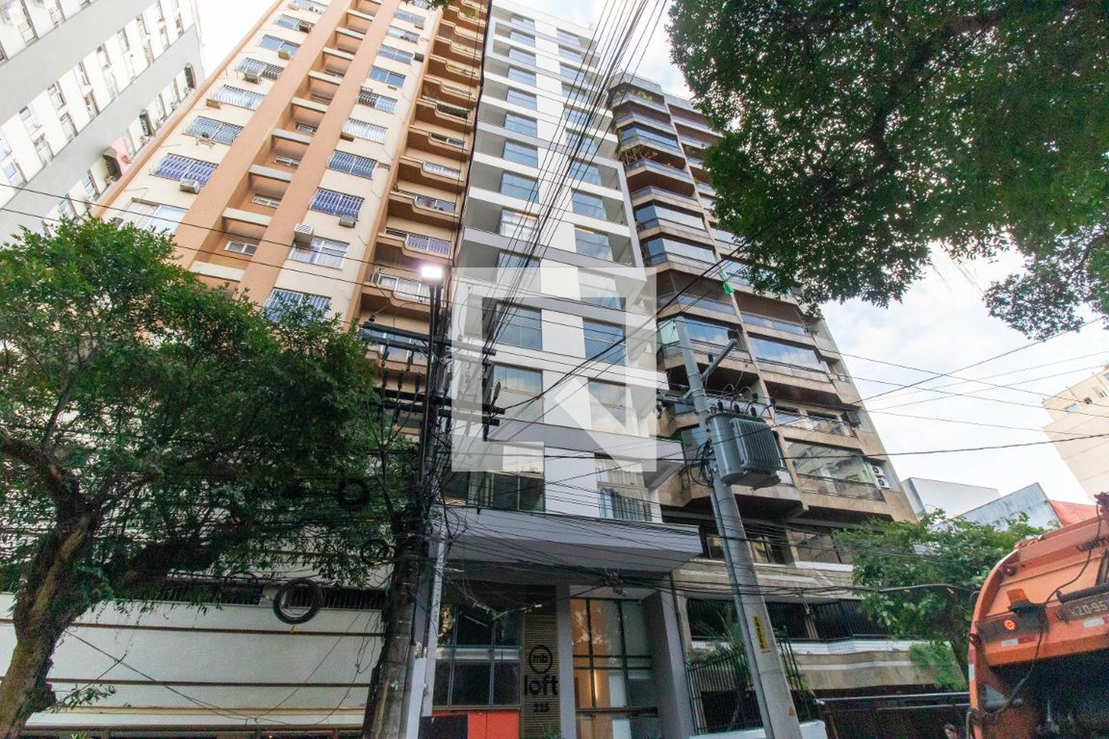 Fachada Condomínio MB Loft