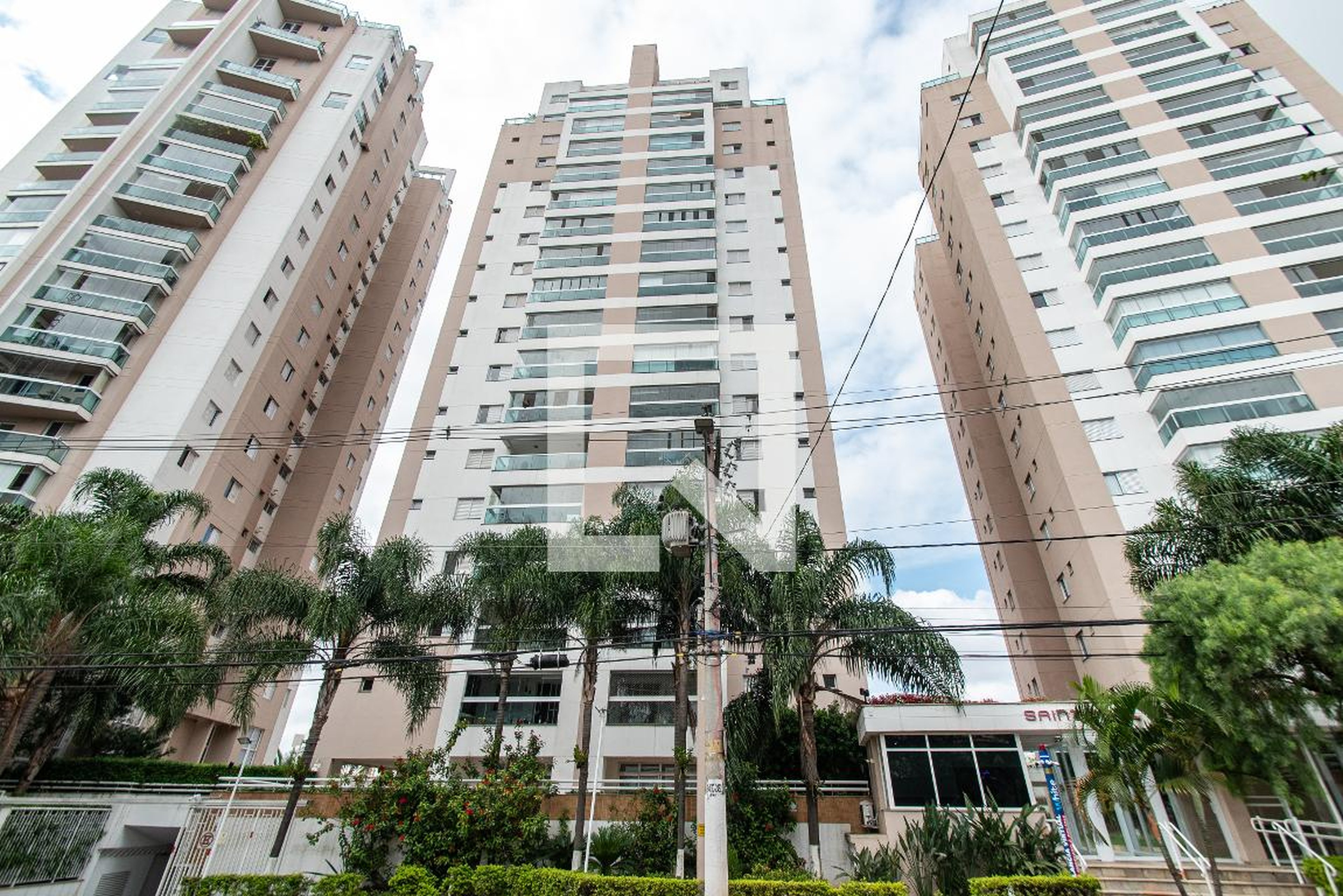Fachada Condomínio Saint Paul Residence