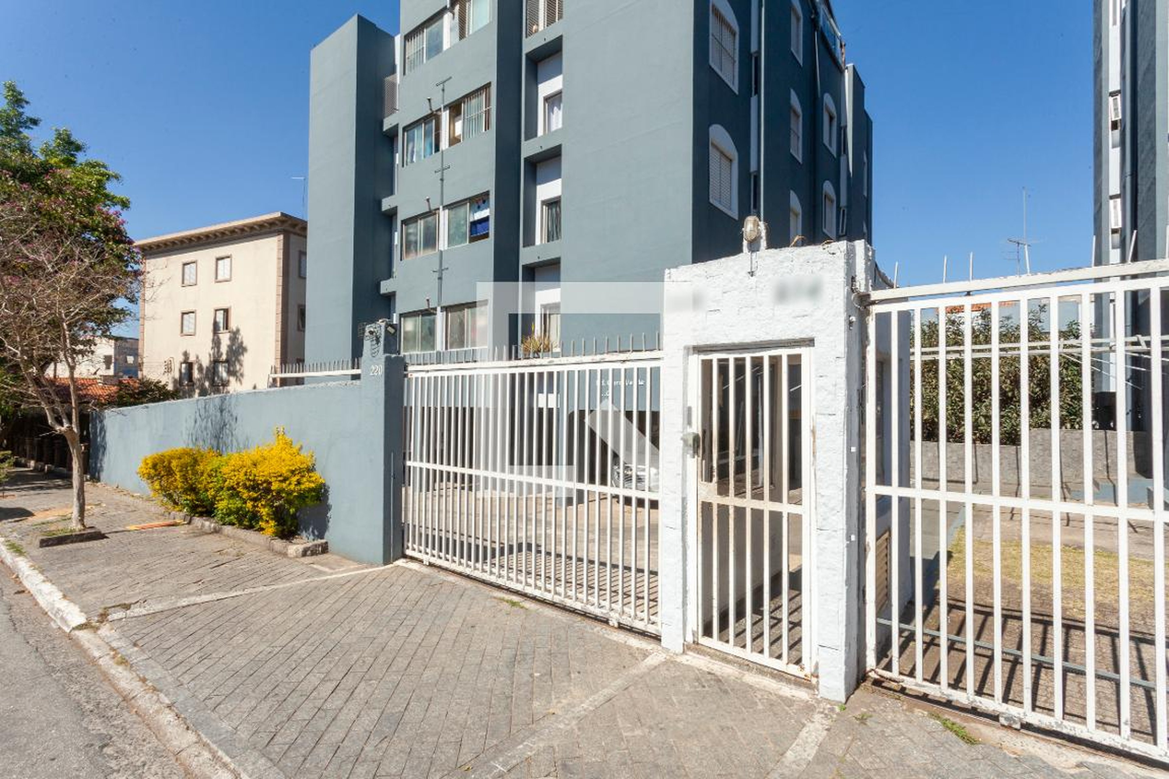 Fachada do Prédio Condomínio em Rua Zike Tuma, 157