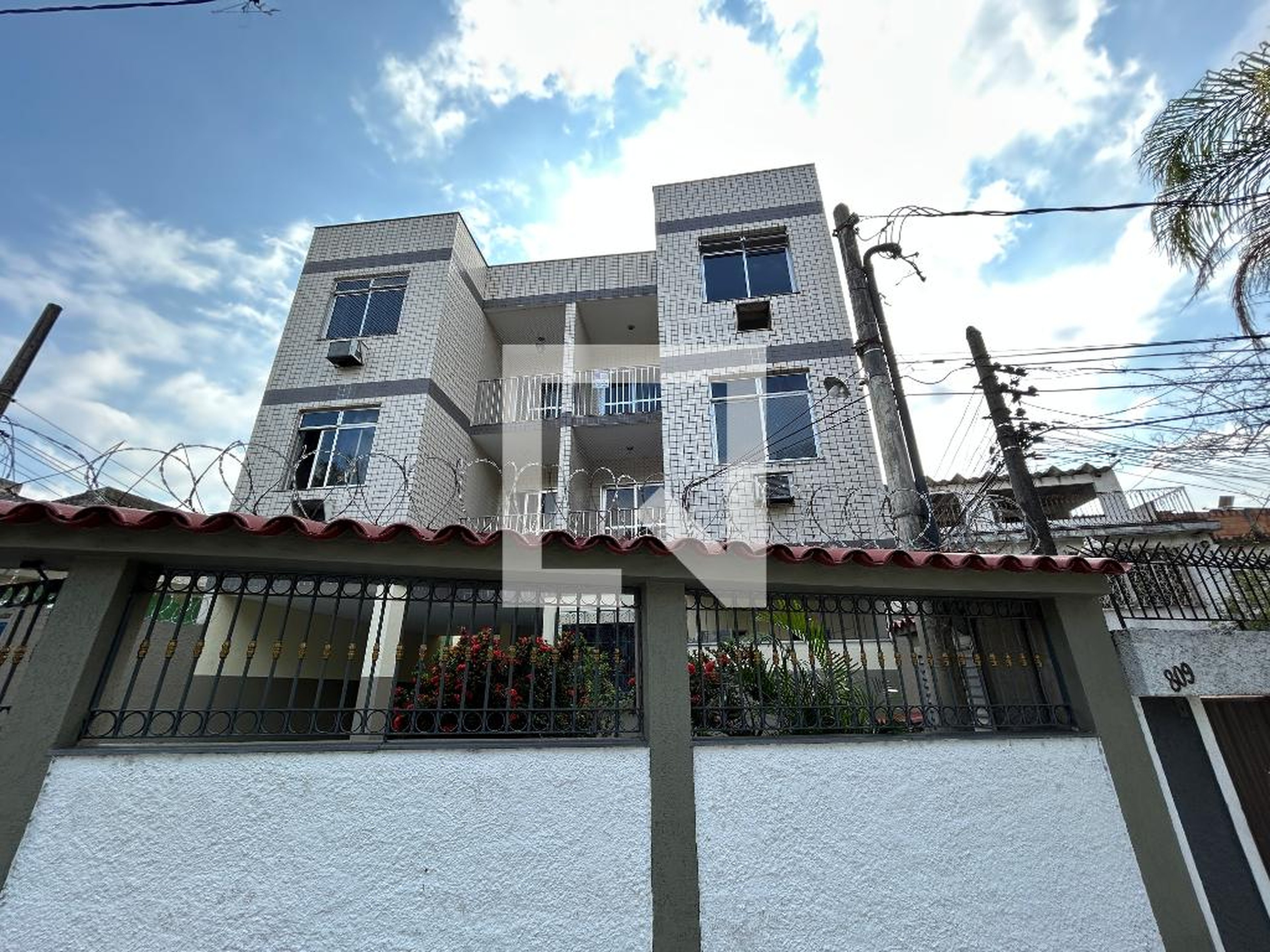 Fachada Condomínio em Rua Quiririm, 795