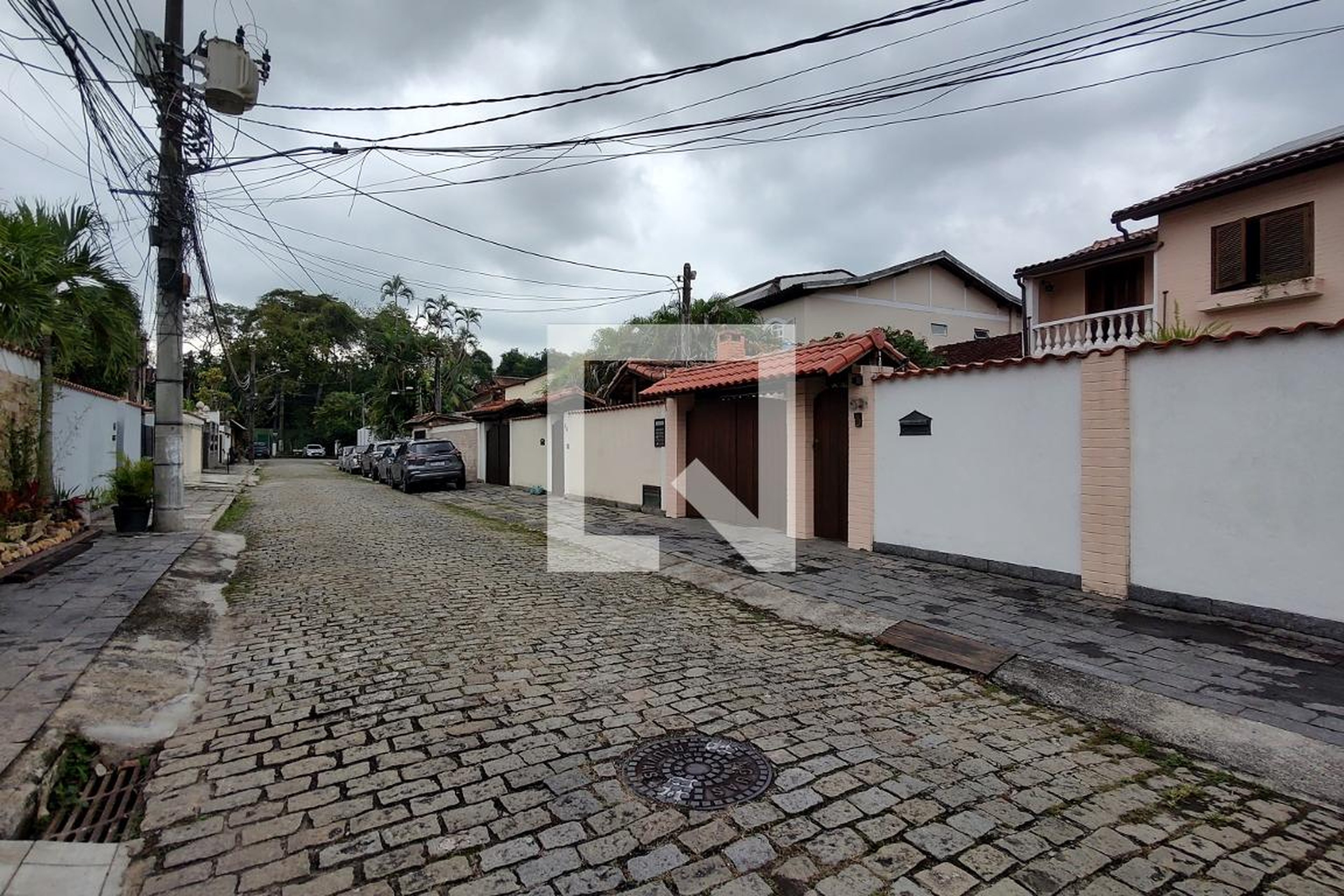 Fachada Condomínio em Rua do Sonho, 52