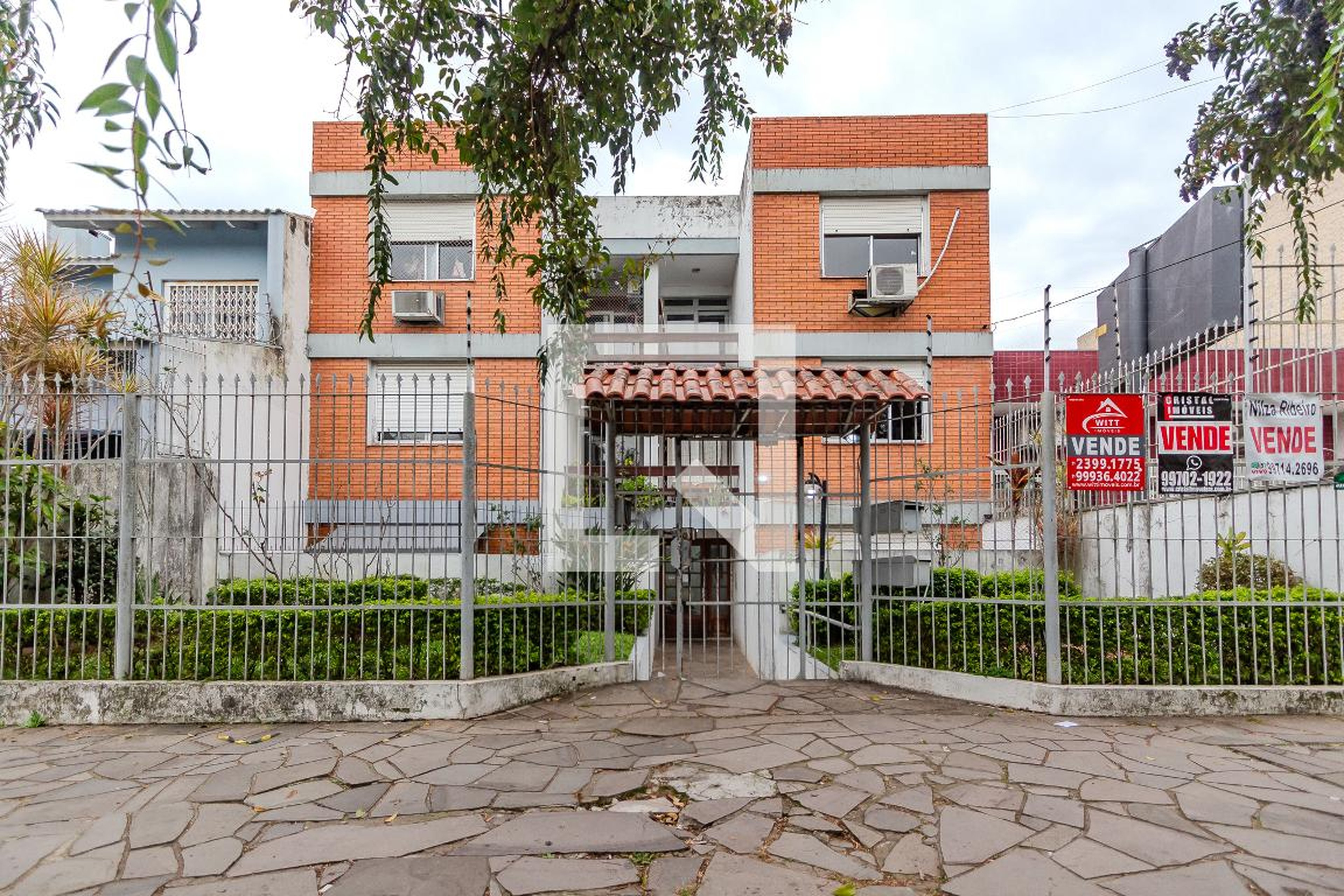 Fachada Condomínio em Rua Guilherme Alves, 1336