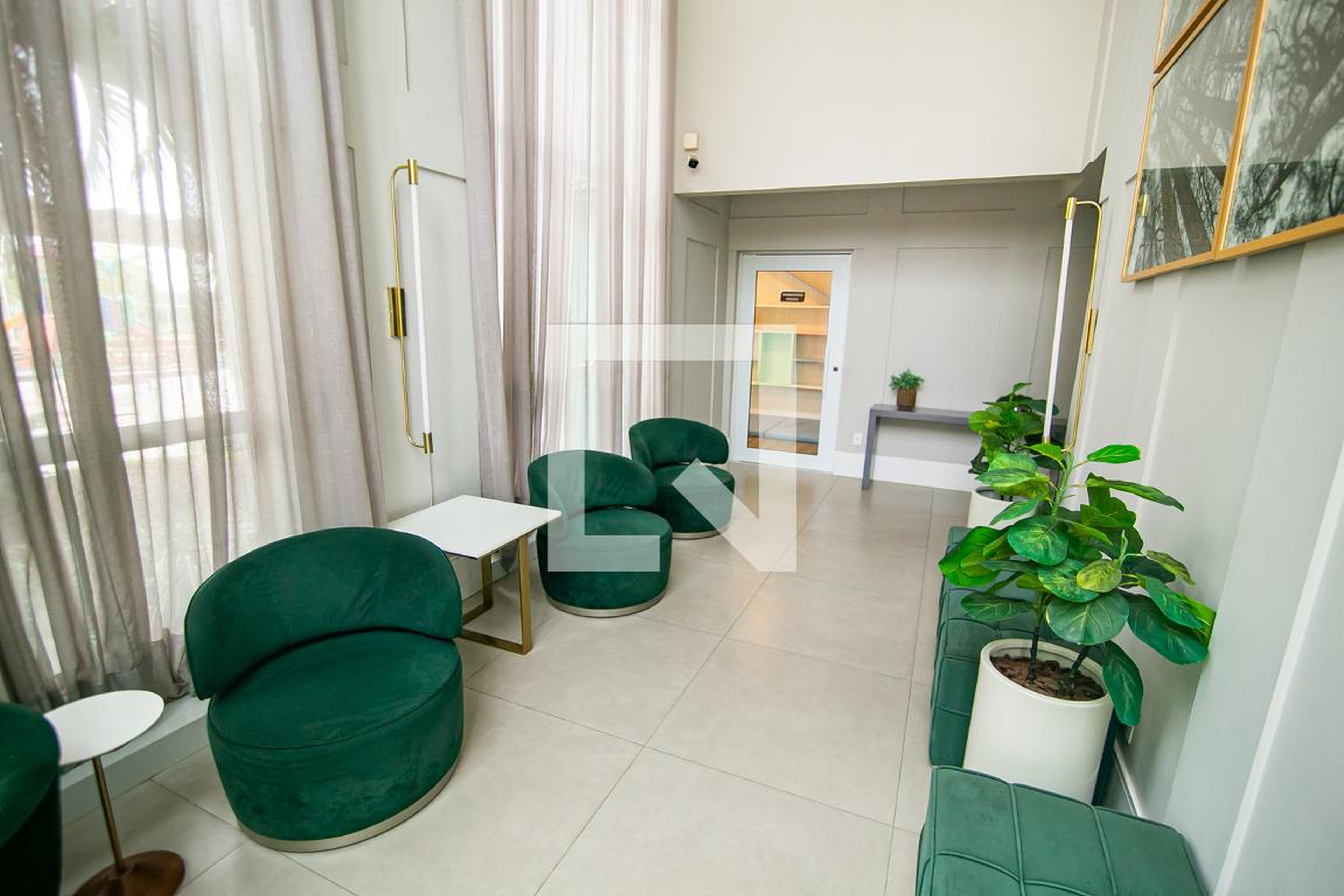 Hall de entrada - LE JARDIN