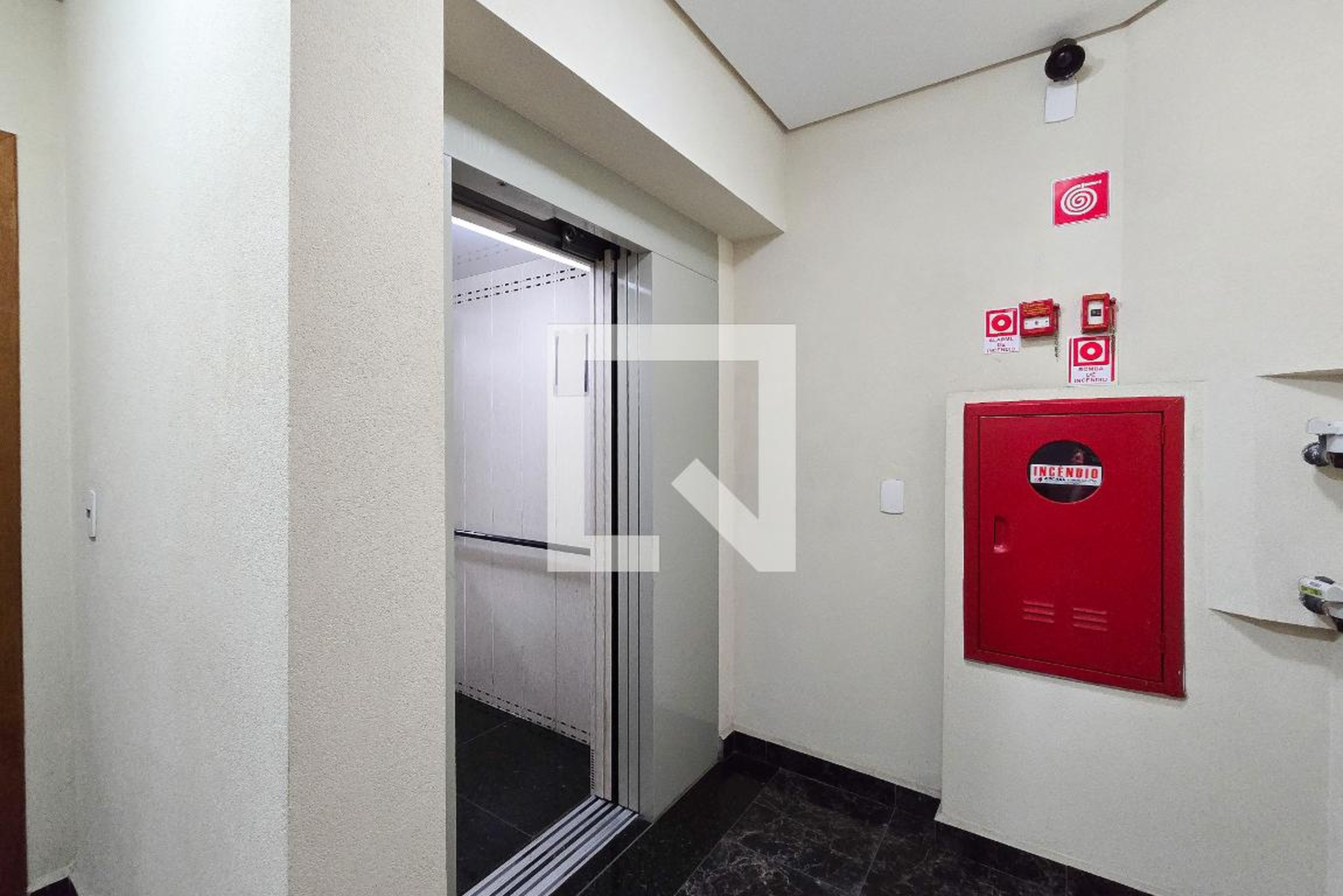 Hall - null