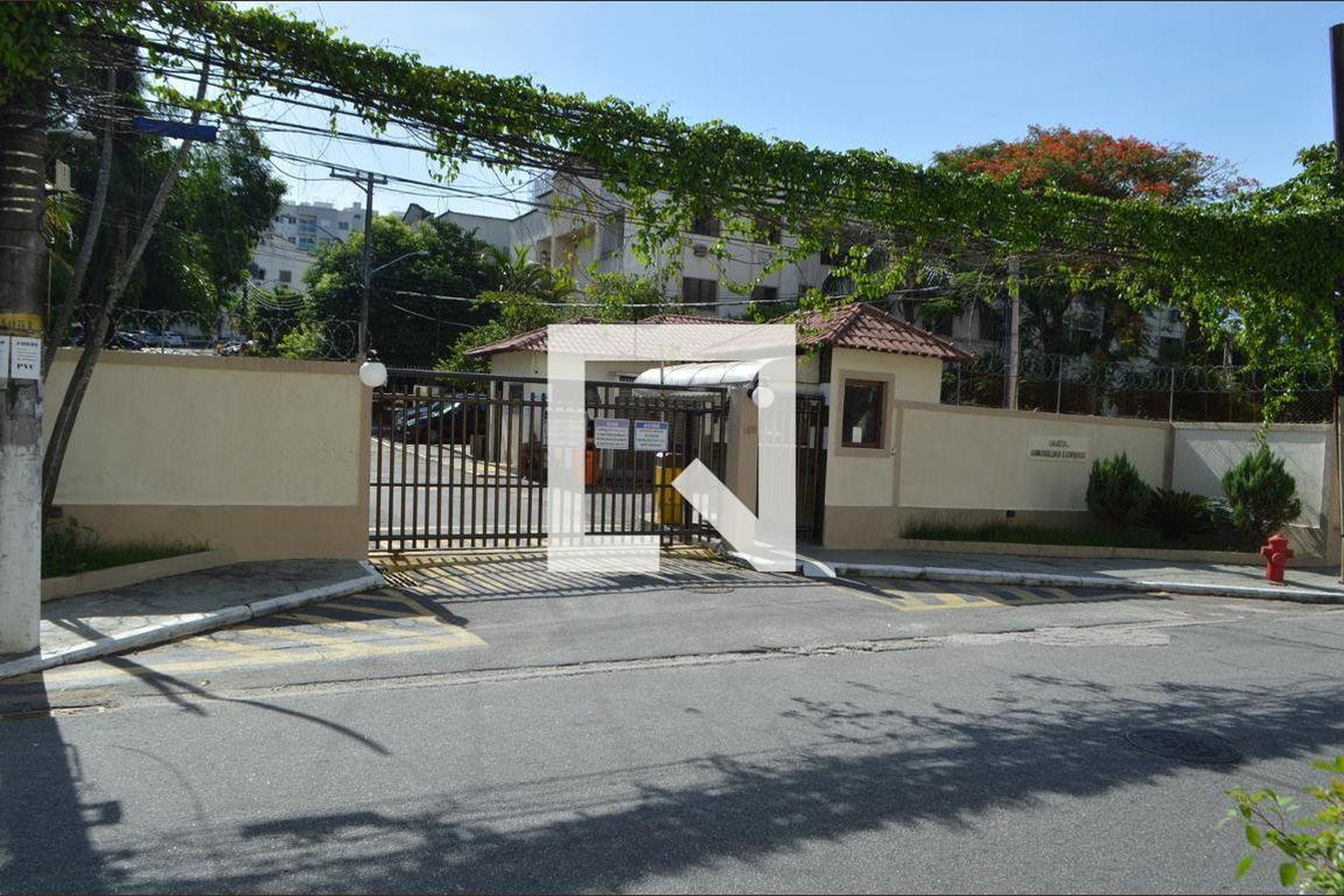 Fachada Condomínio OSWALDO LUSSAC