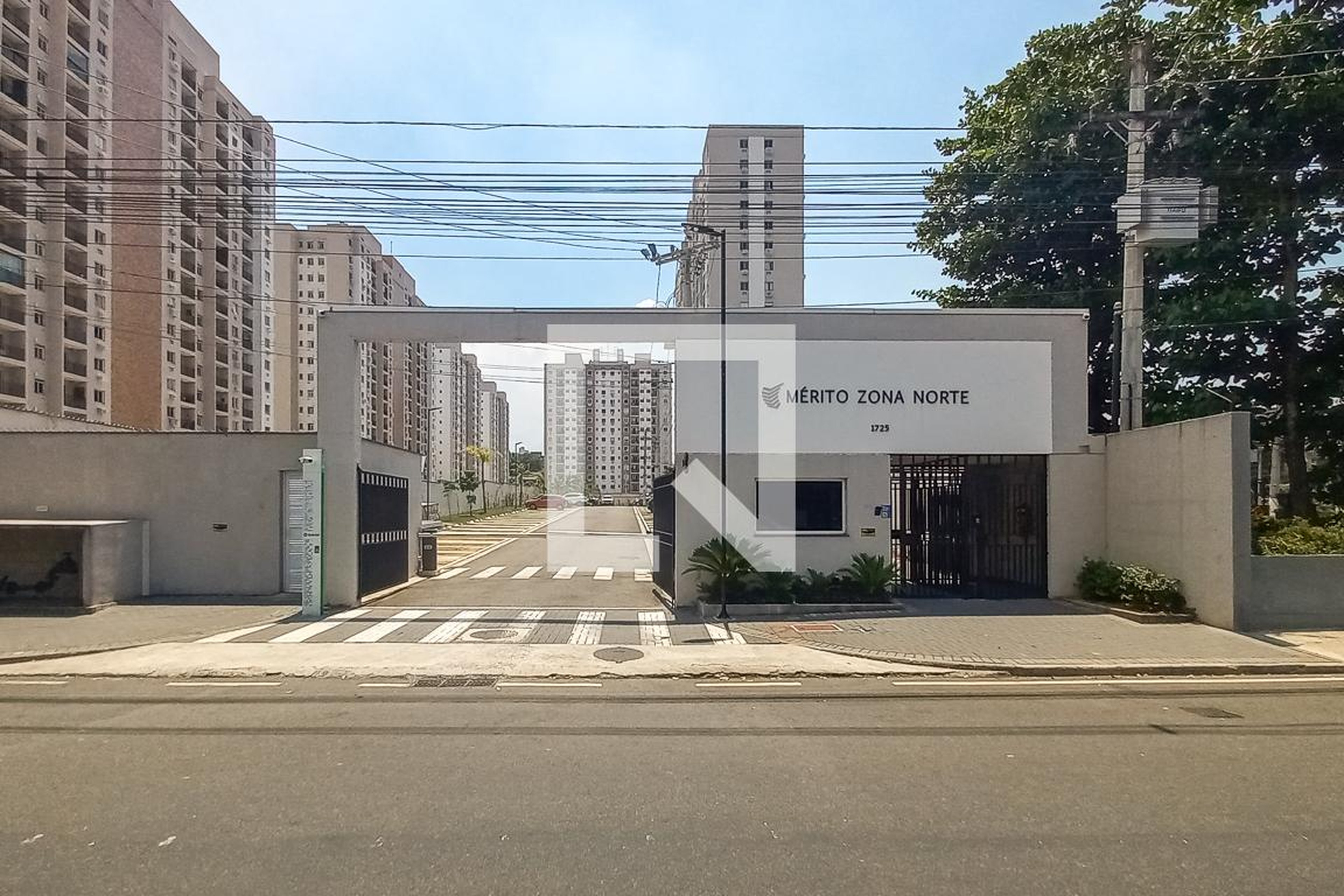 Fachada do Condomínio Condomínio Mérito Zona Norte
