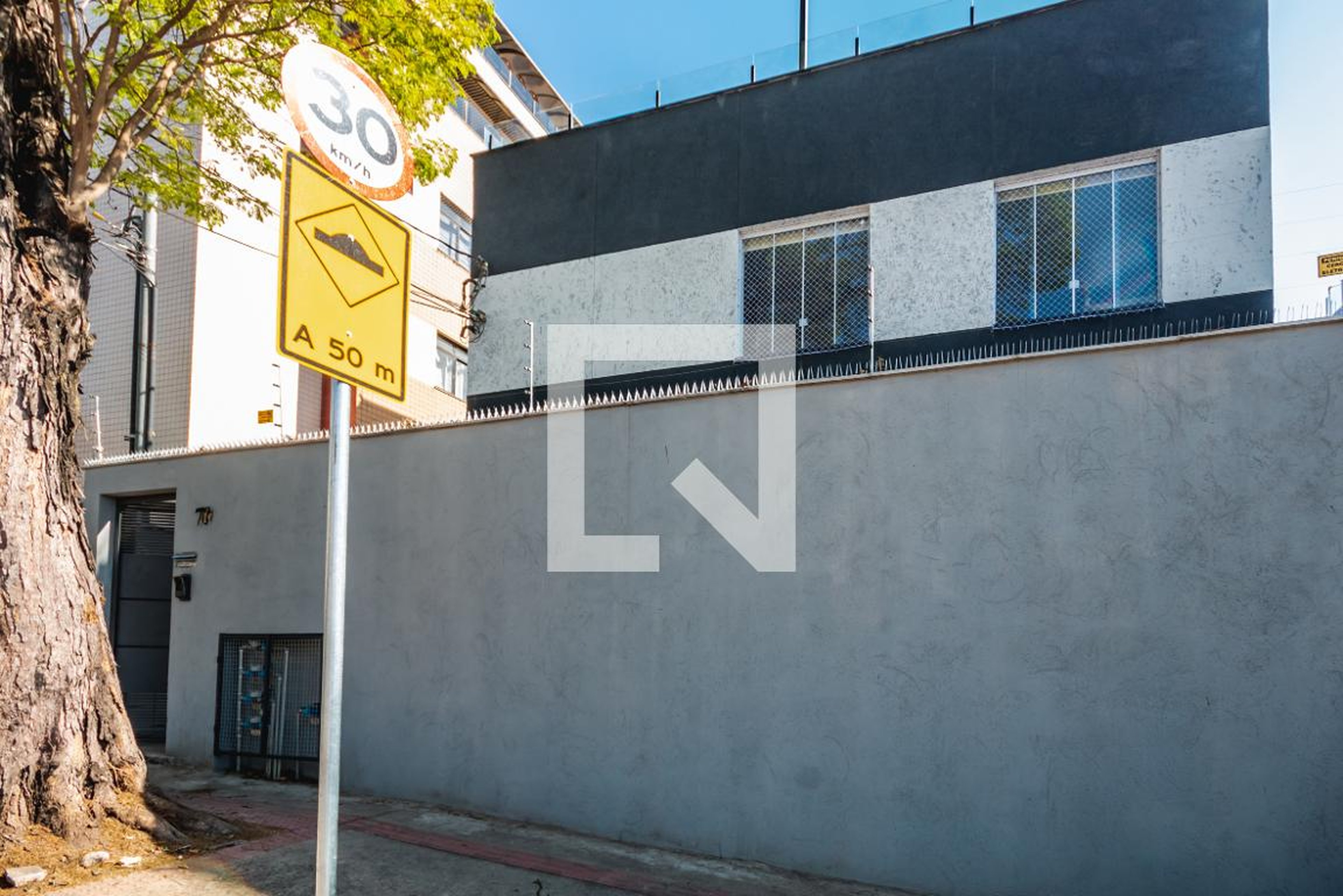 Fachada Condomínio em Rua Branca de Souza Couto, 70