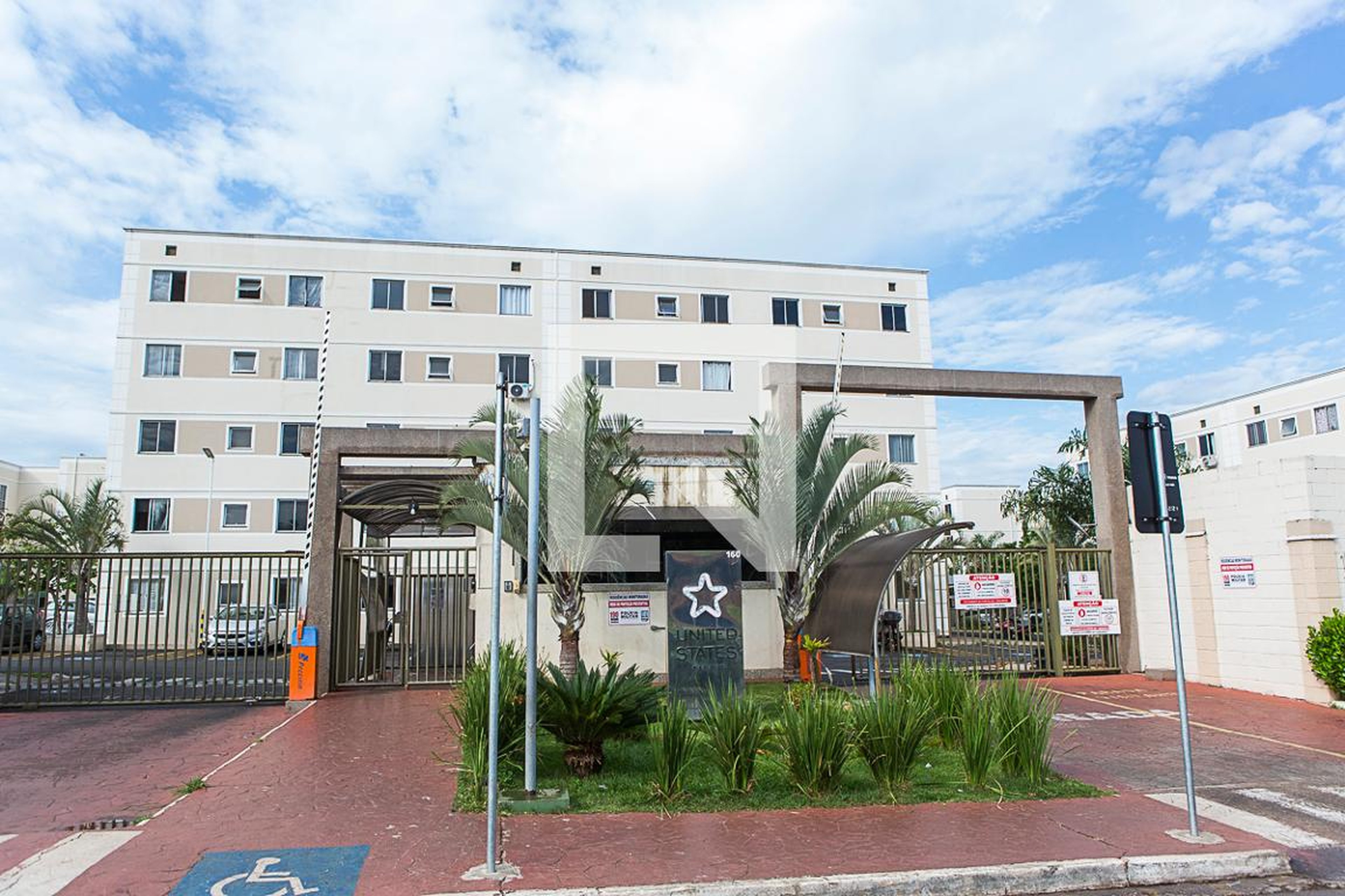 Fachada do Condominio Condomínio United States