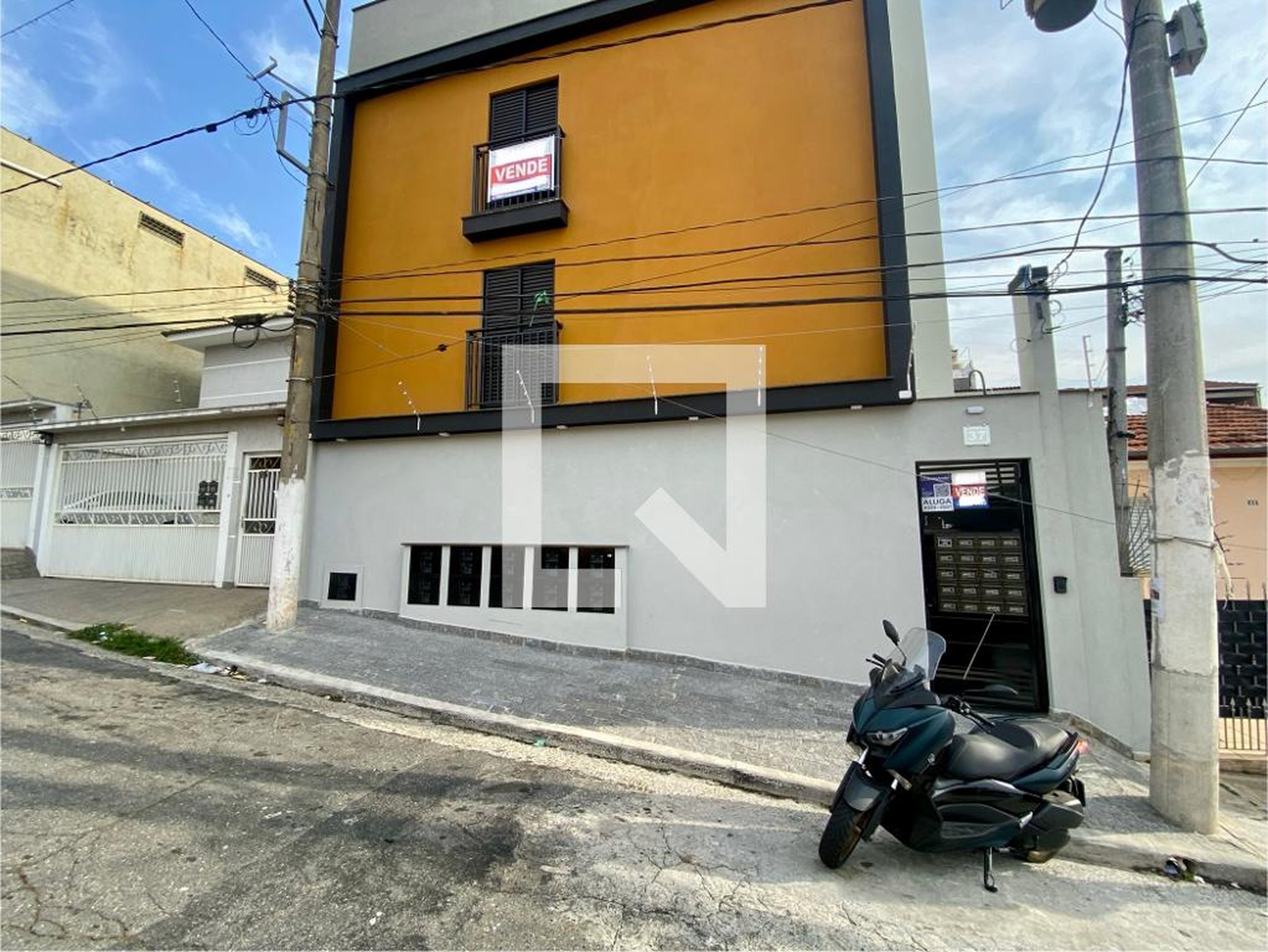 Fachada Condomínio em Rua Gonçalves Aranha, 37