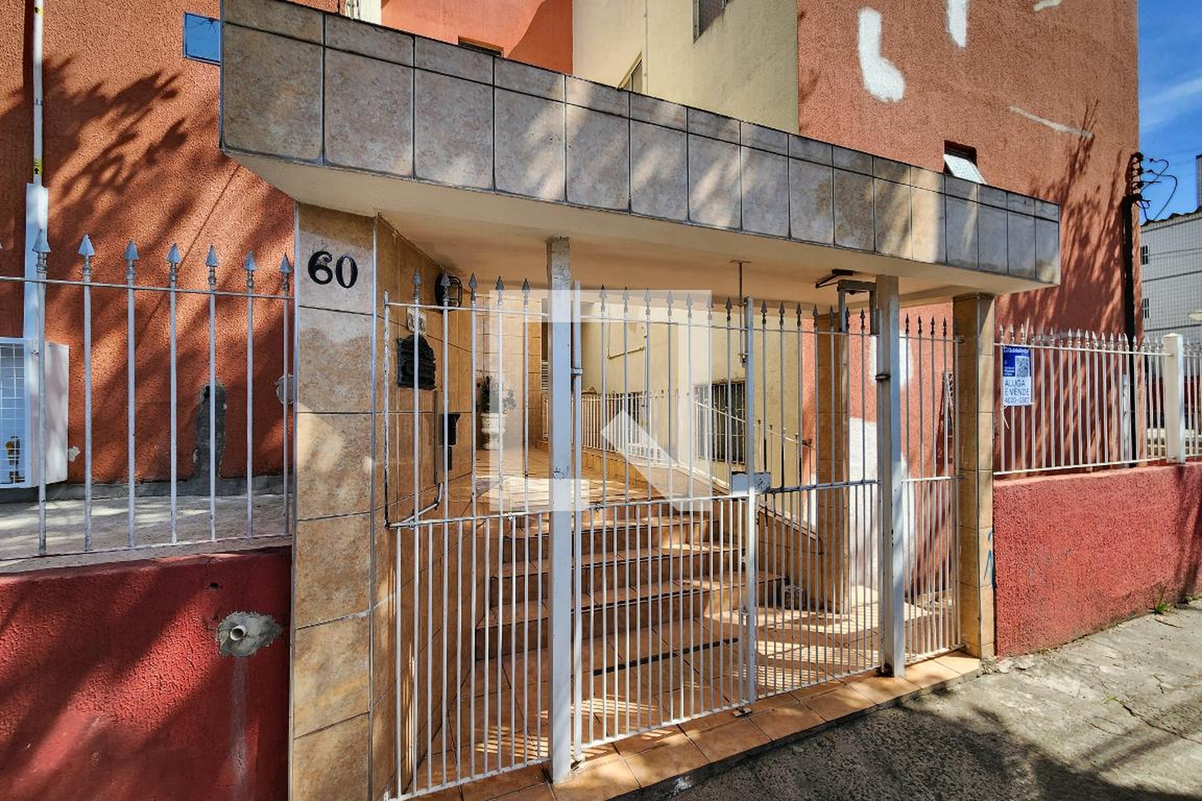 Fachada do Condomínio Condomínio em Rua Atílio Manoel Miéle, 60